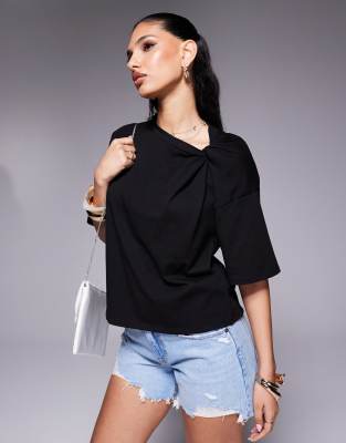 Футболка с деталью на плече ASOS DESIGN в черном цвете