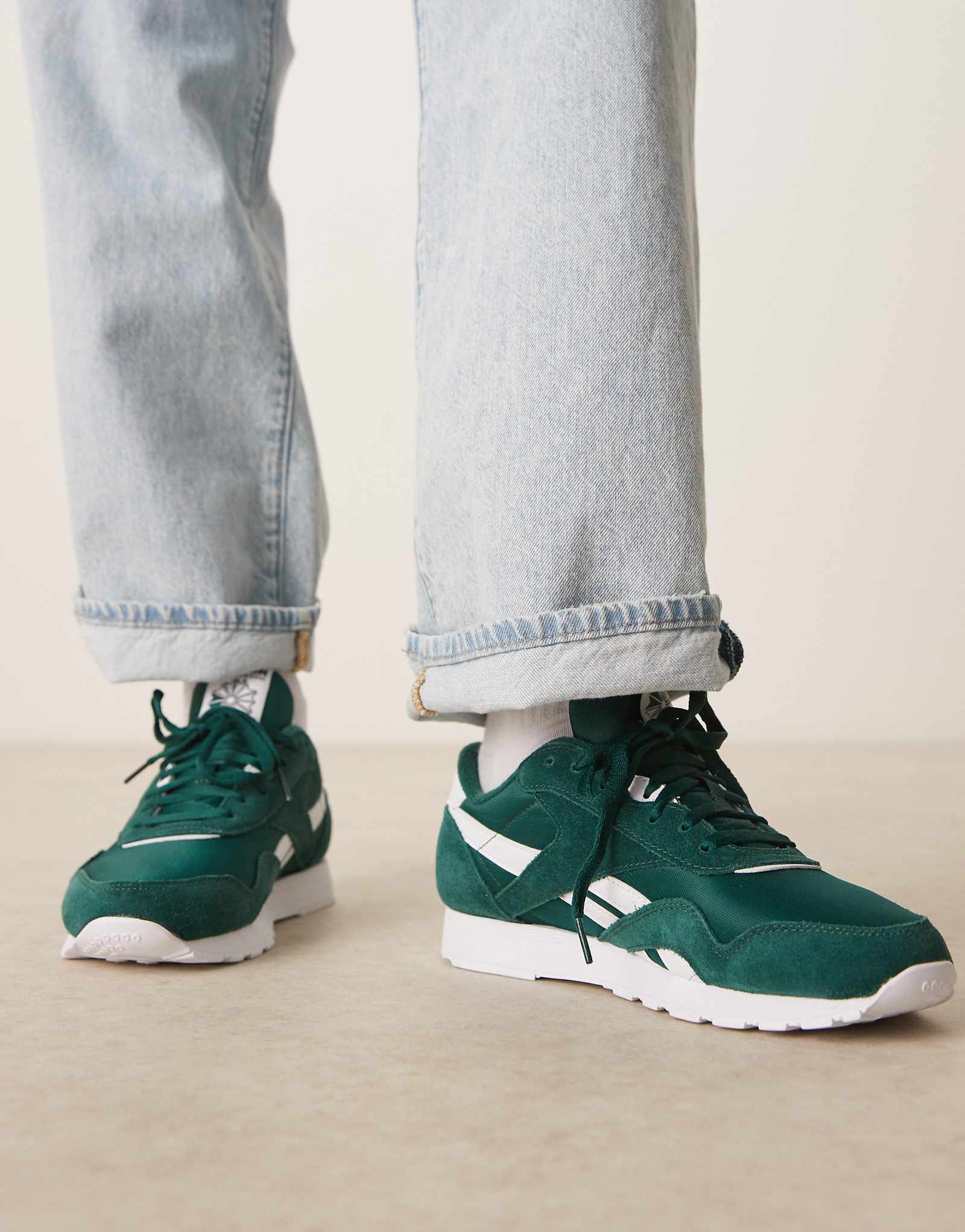 Reebok Classic Nylon sneaker in collegiate green and white detail 10690₽