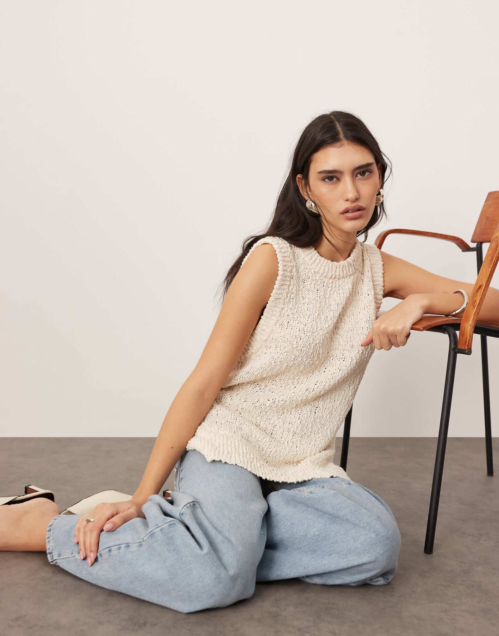 ARRANGE boucle open knit longline tank top in off white 14690₽