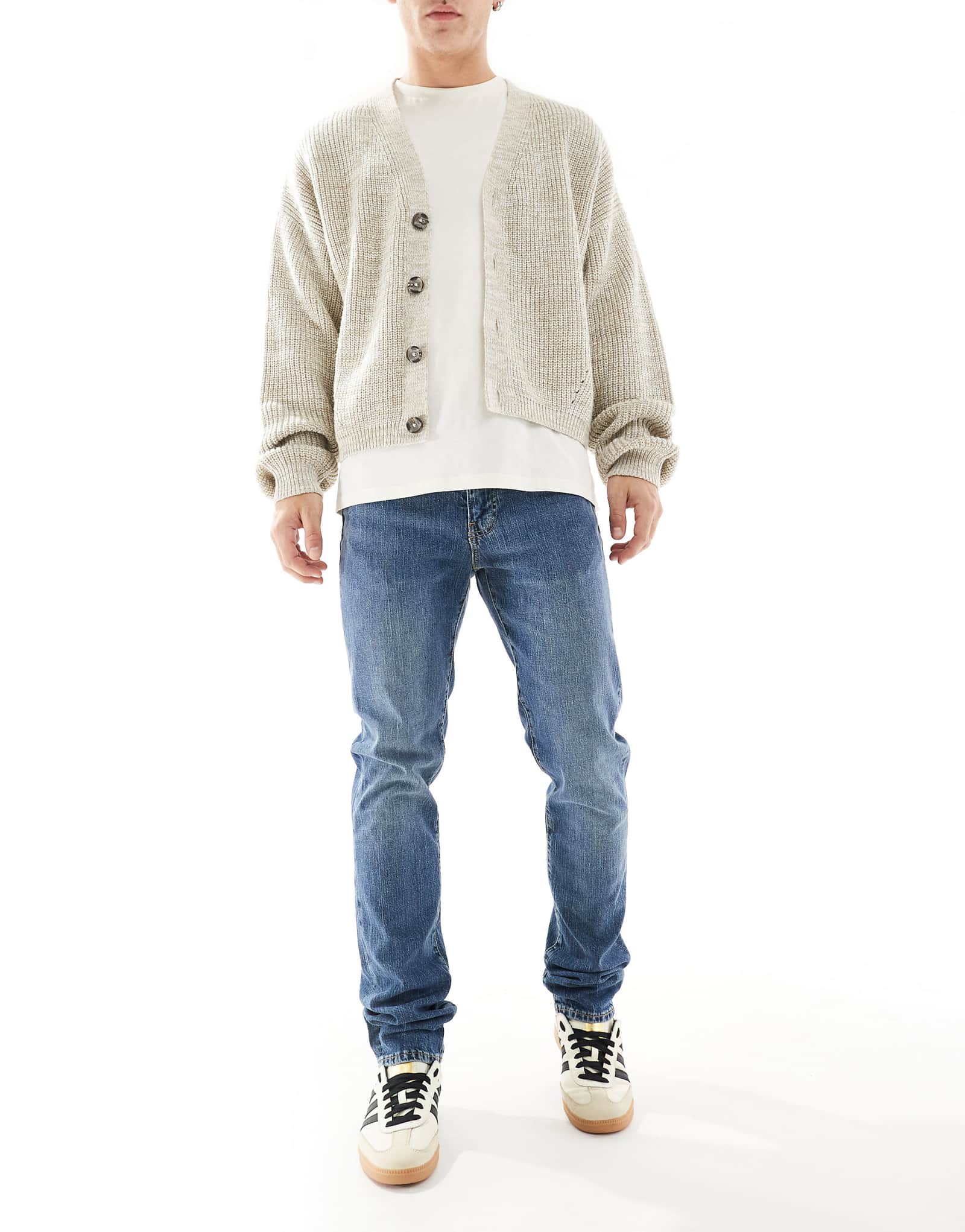 Джинсы Levis 511 зауженного кроя темного цвета постиранные 28590₽