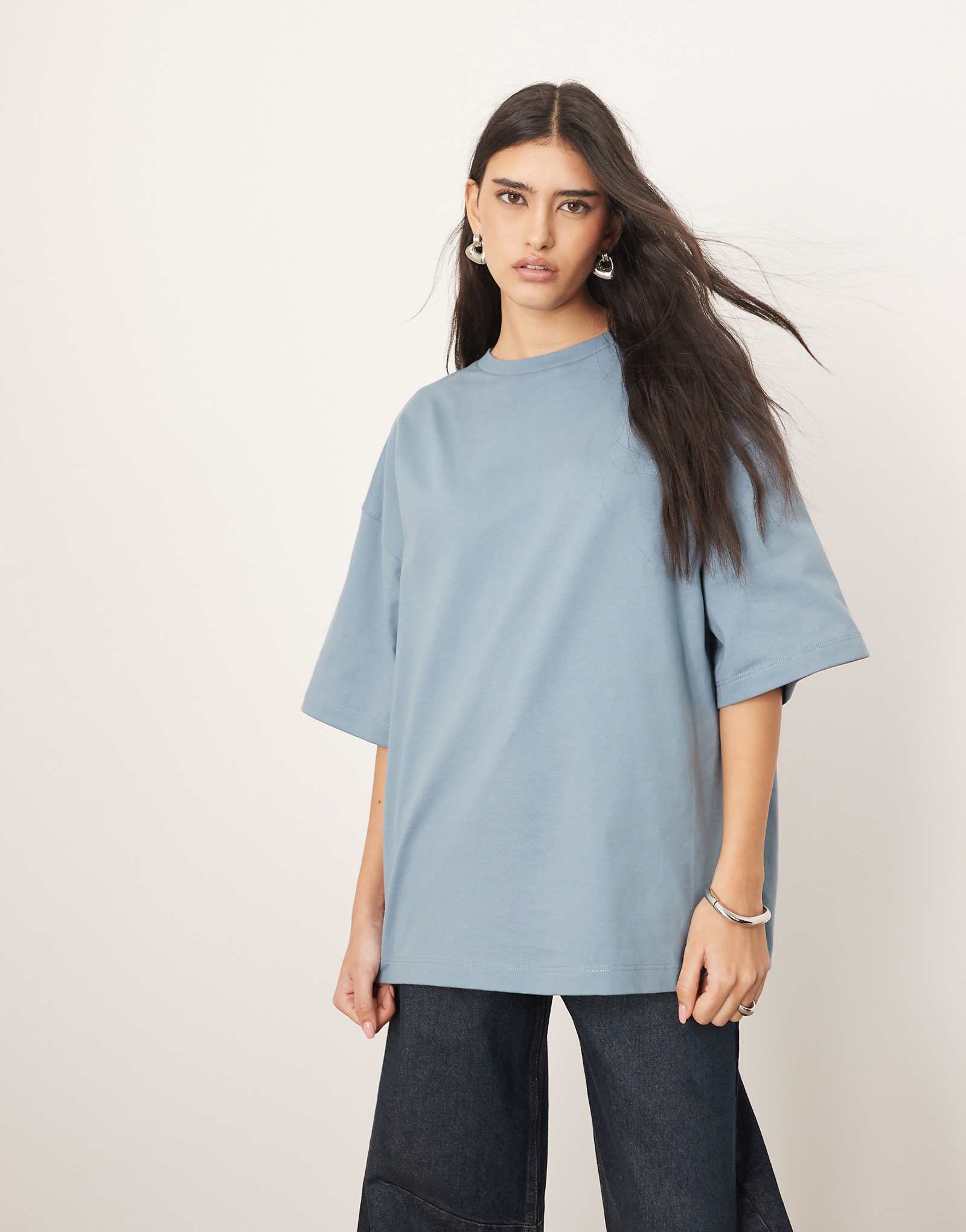 НАДЕНЬТЕ объемную футболку премиум-класса для тяжеловесов в стираном синем цвете