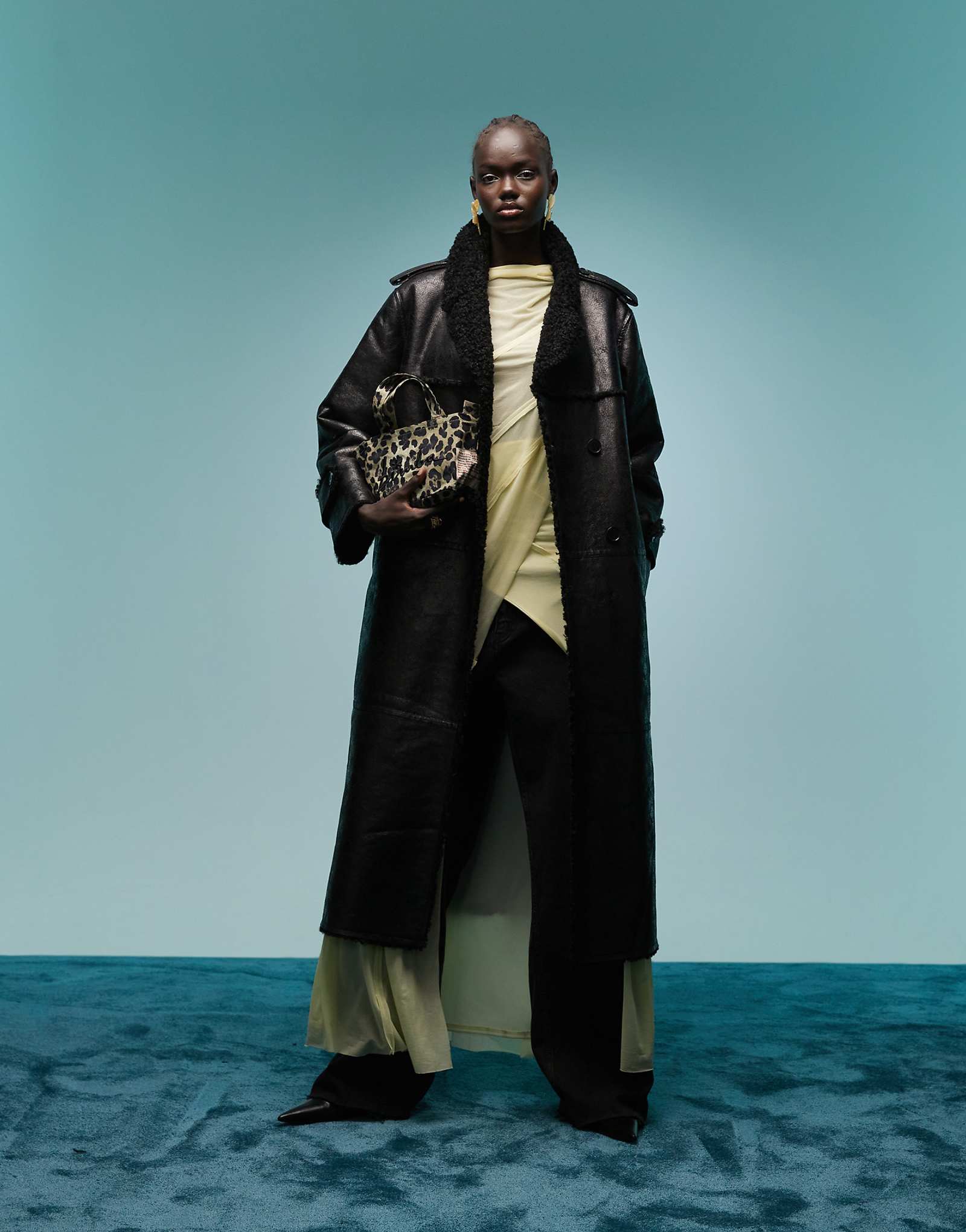 Удлиненное пальто BIMBA Y LOLA borg из искусственной кожи черного цвета