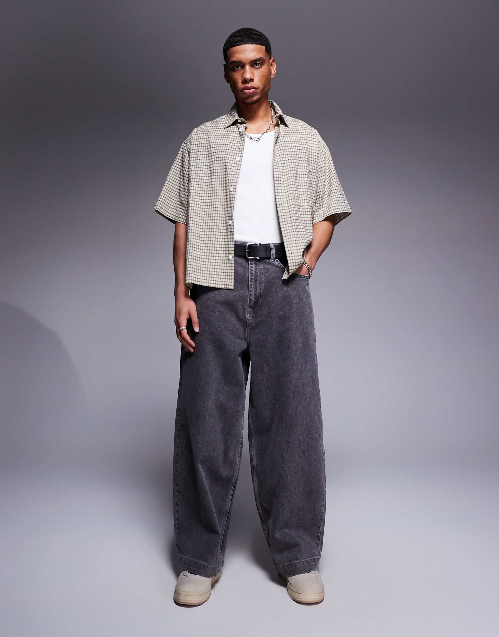 ДИЗАЙНЕРСКИЕ джинсы ASOS оверсайз мешковатого покроя серого цвета выполненные в стираном стиле 6490₽