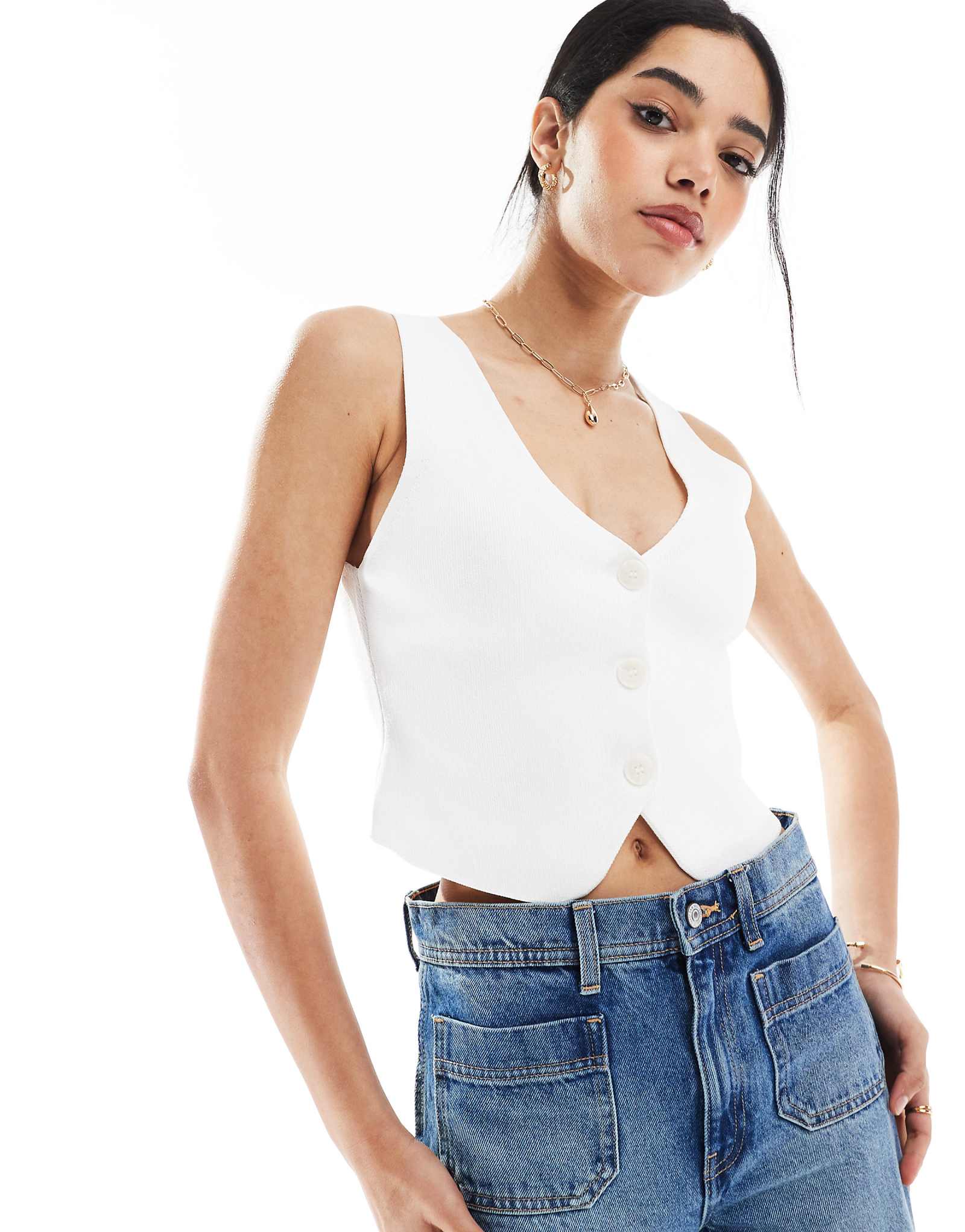 Вязаный жилет Bershka белого цвета 5490₽