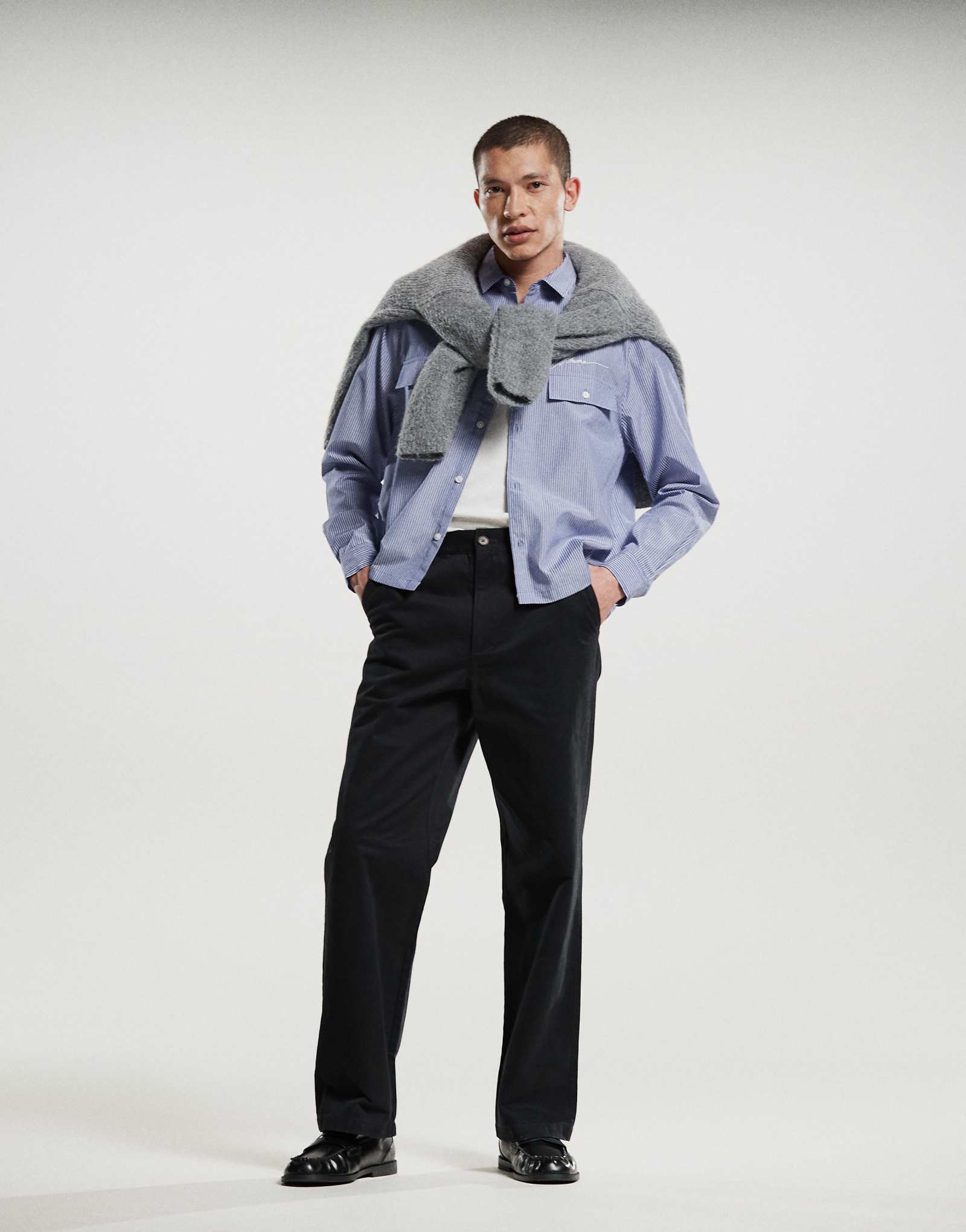 Запрещенные брюки-чиносы с прямыми штанинами темно-синего цвета 10190₽