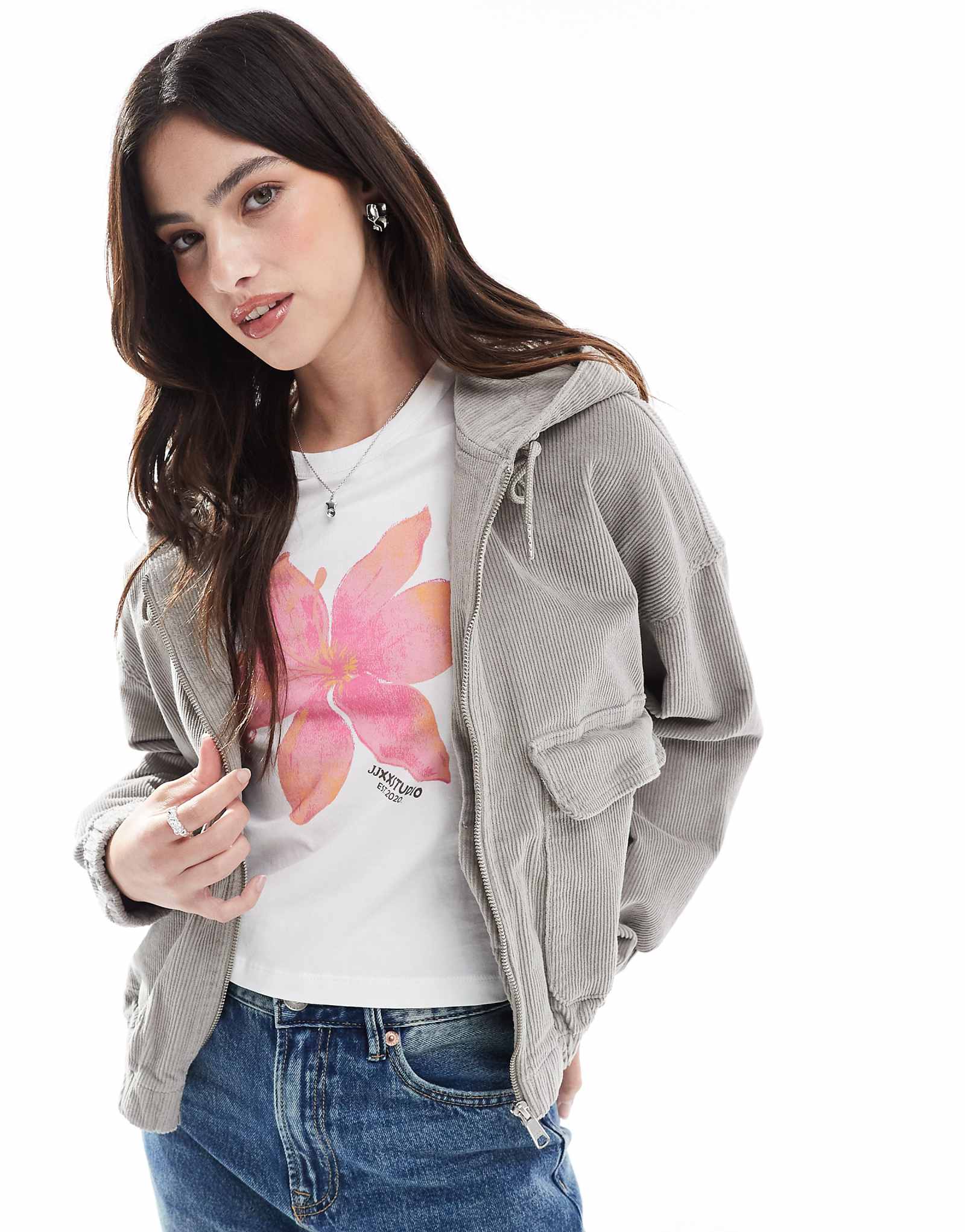 Куртка с капюшоном из шнура застегивающаяся только на молнию серого цвета 20190₽