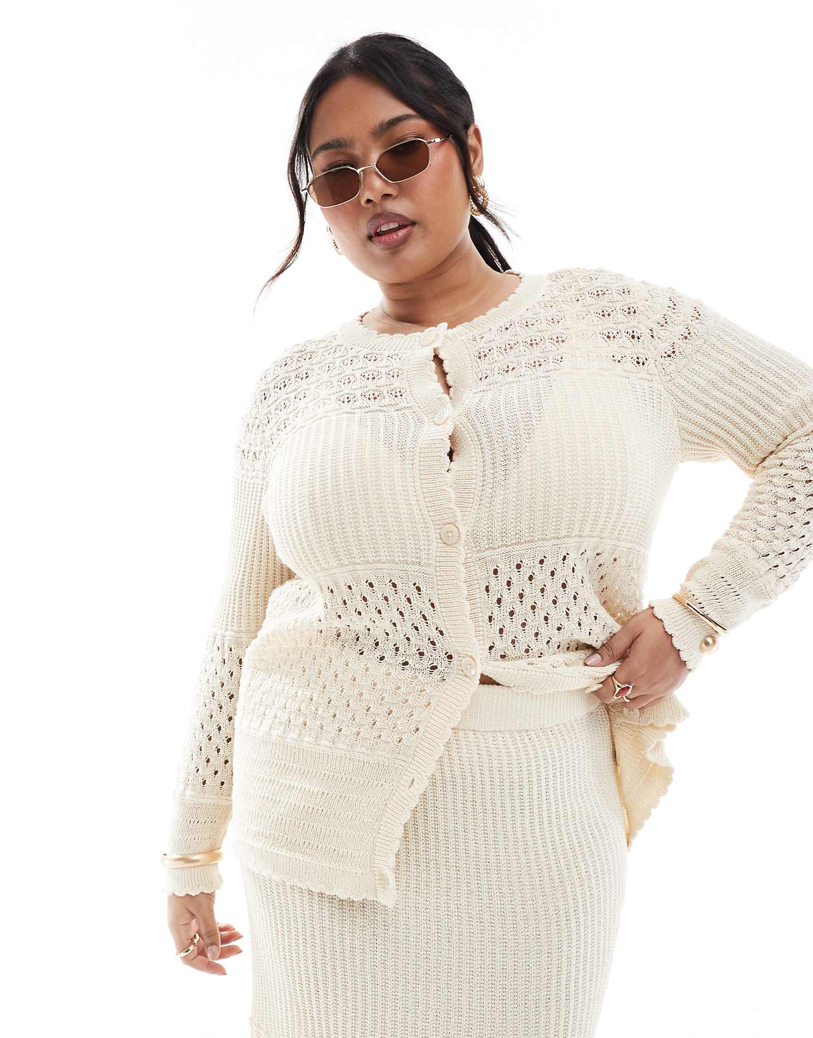 Вязаный кардиган Vero Moda Curve кремового цвета с заплатками - часть комплекта 7990₽