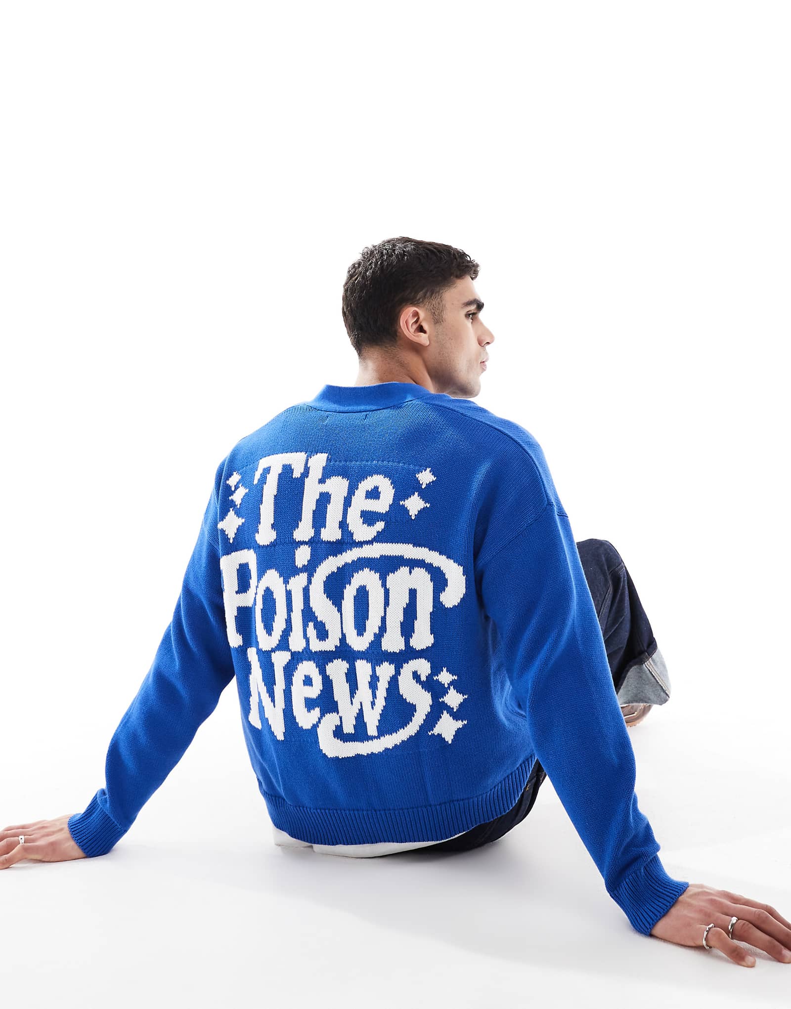 Вязаный кардиган с рисунком Pull-Bear на спине синего цвета