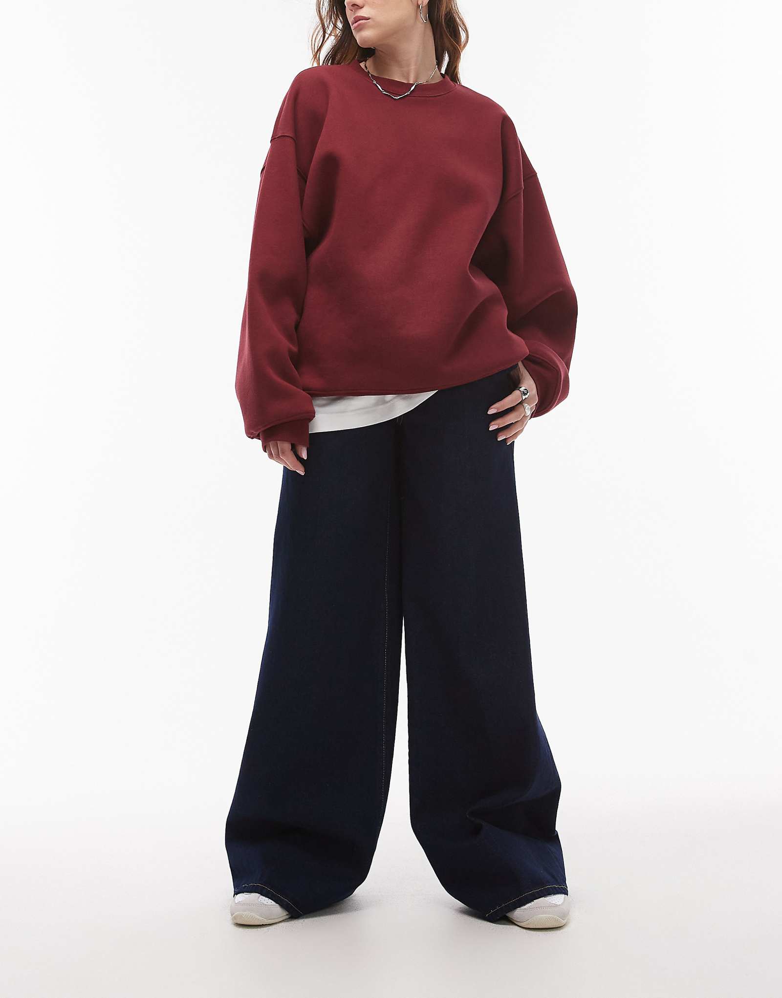 Свободные широкие джинсы Mango темно-синего цвета 6390₽