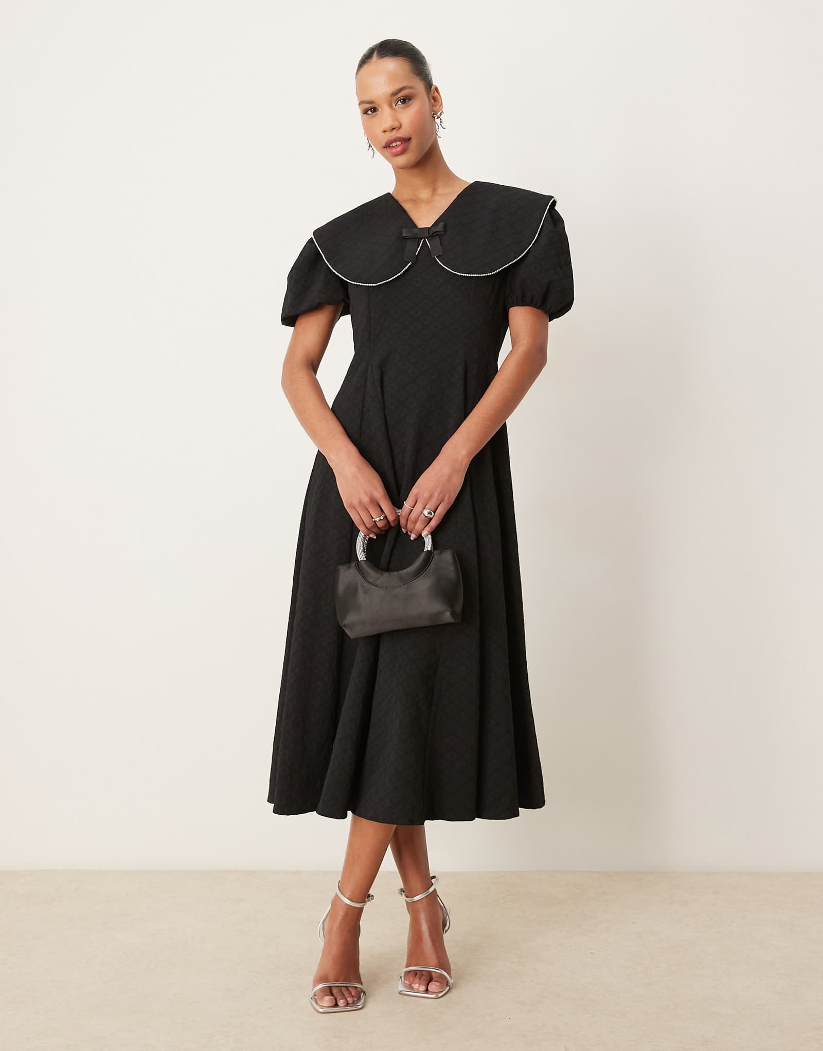 Черное миди-платье Sister Jane с украшенным воротником-стойкой