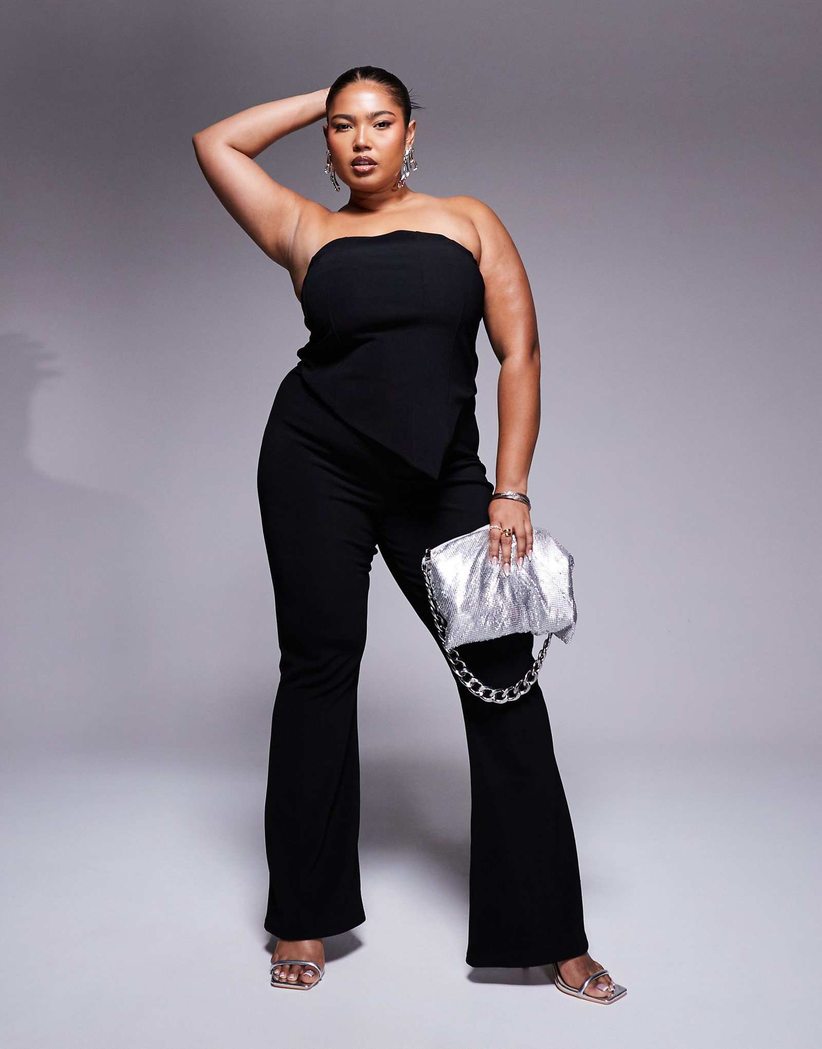 Черные брюки-клеш в рубчик от ASOS DESIGN Curve - часть комплекта 5690₽