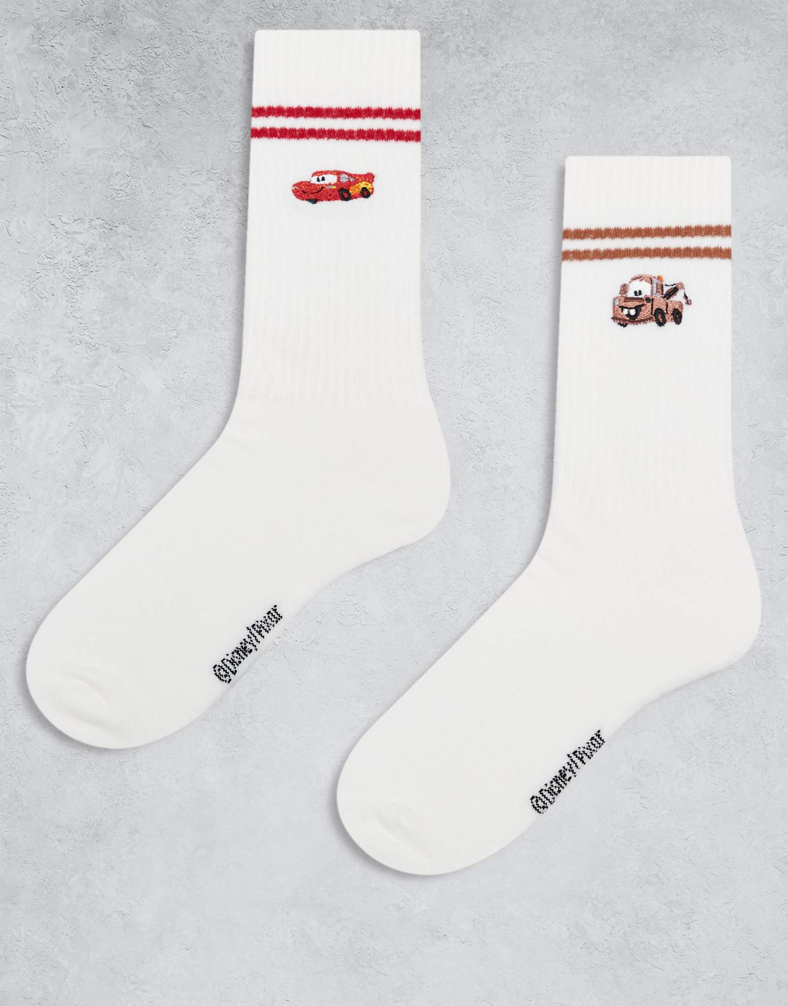 Белые носки с вышивкой Disney Mater и Mcqueen от ASOS DESIGN 2 упаковки 4090₽