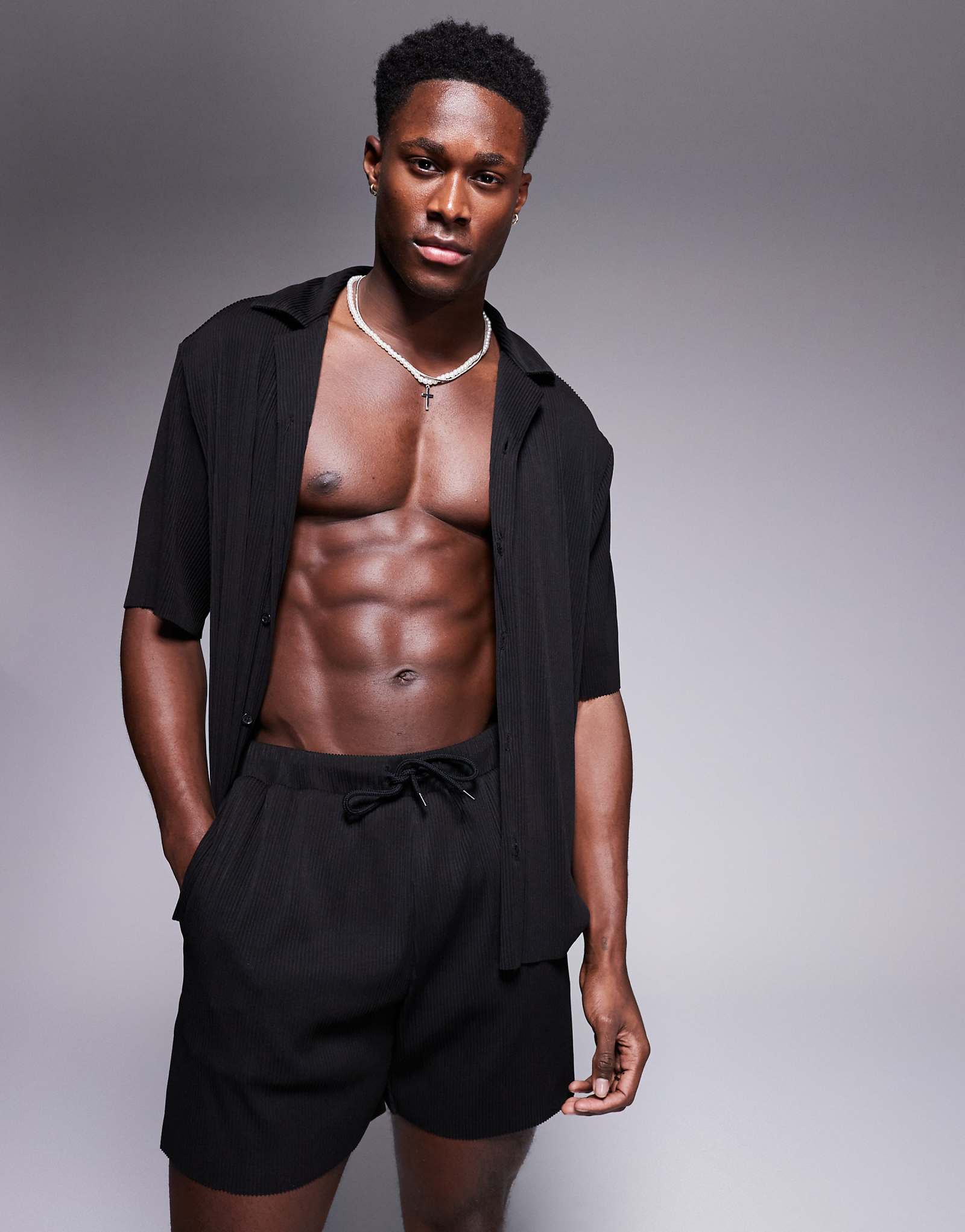 Дизайнерская рубашка ASOS из плиссе квадратного сечения черного цвета - часть комплекта 4090₽