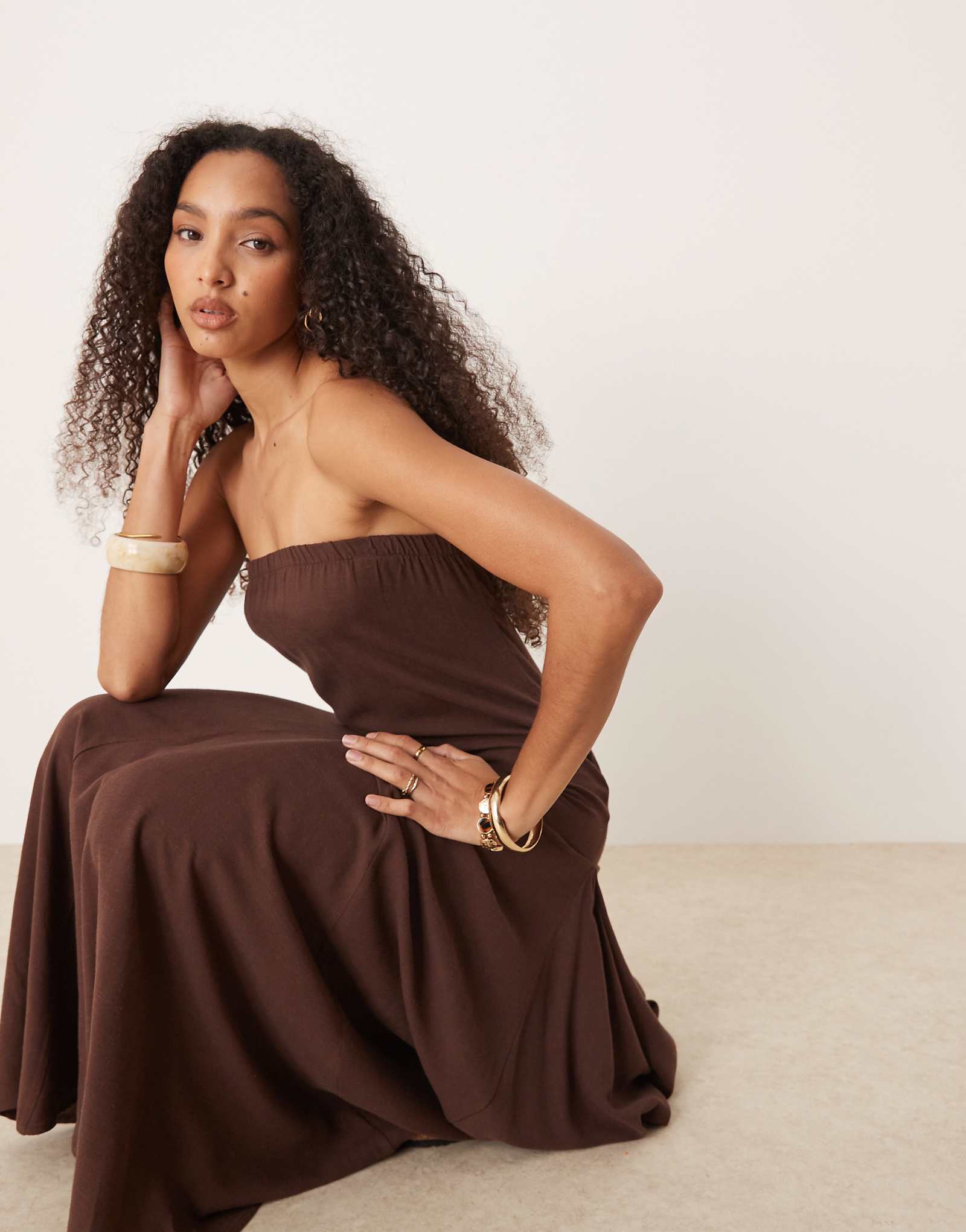 ДИЗАЙНЕРСКОЕ платье макси-трапеция из льняной смеси ASOS шоколадного цвета 3590₽