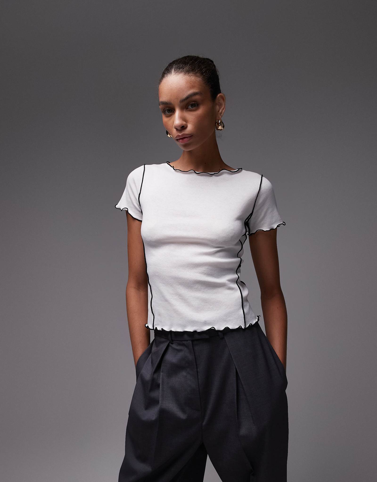 Белая футболка с отделкой из листьев салата-латука Mango 4790₽