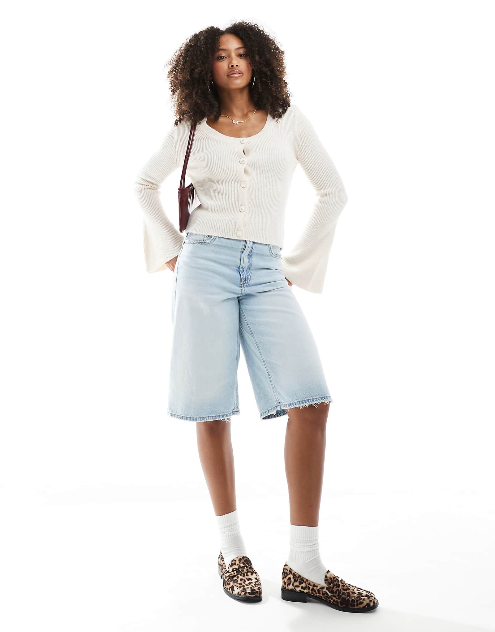 Вязаный кардиган Miss Selfridge кремового цвета с круглым вырезом в рубчик 2290₽