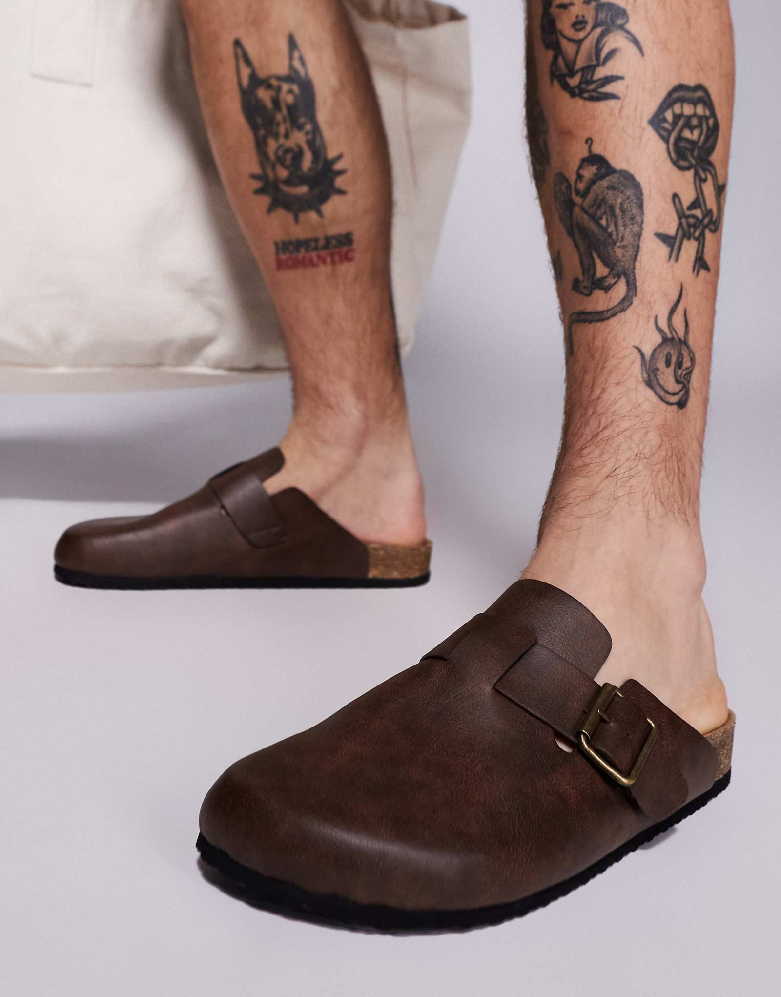 Дизайнерские сандалии-клоги ASOS коричневого цвета с пробковой подошвой 8790₽