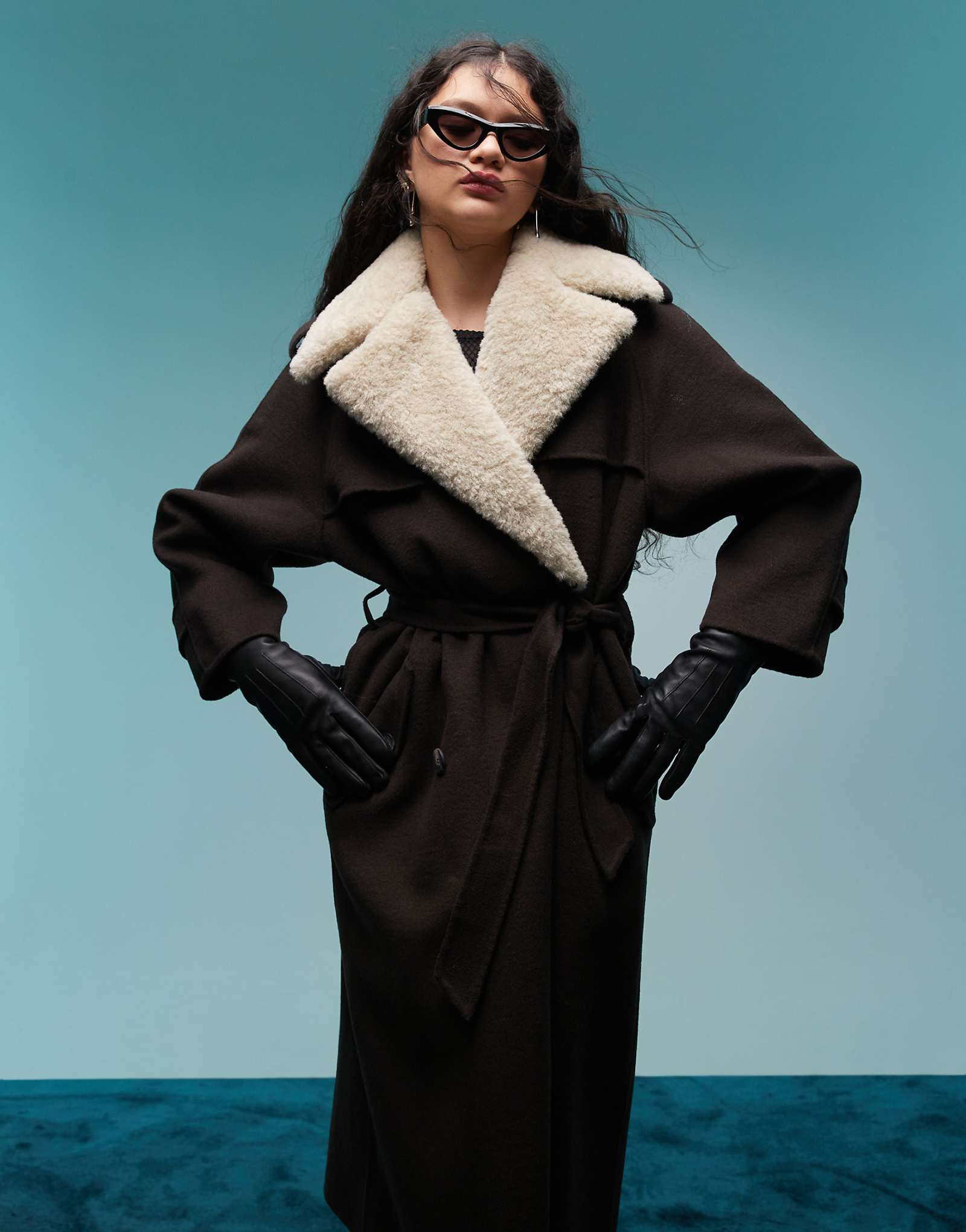 Удлиненное шерстяное пальто BIMBA Y LOLA коричневого цвета со съемным воротником