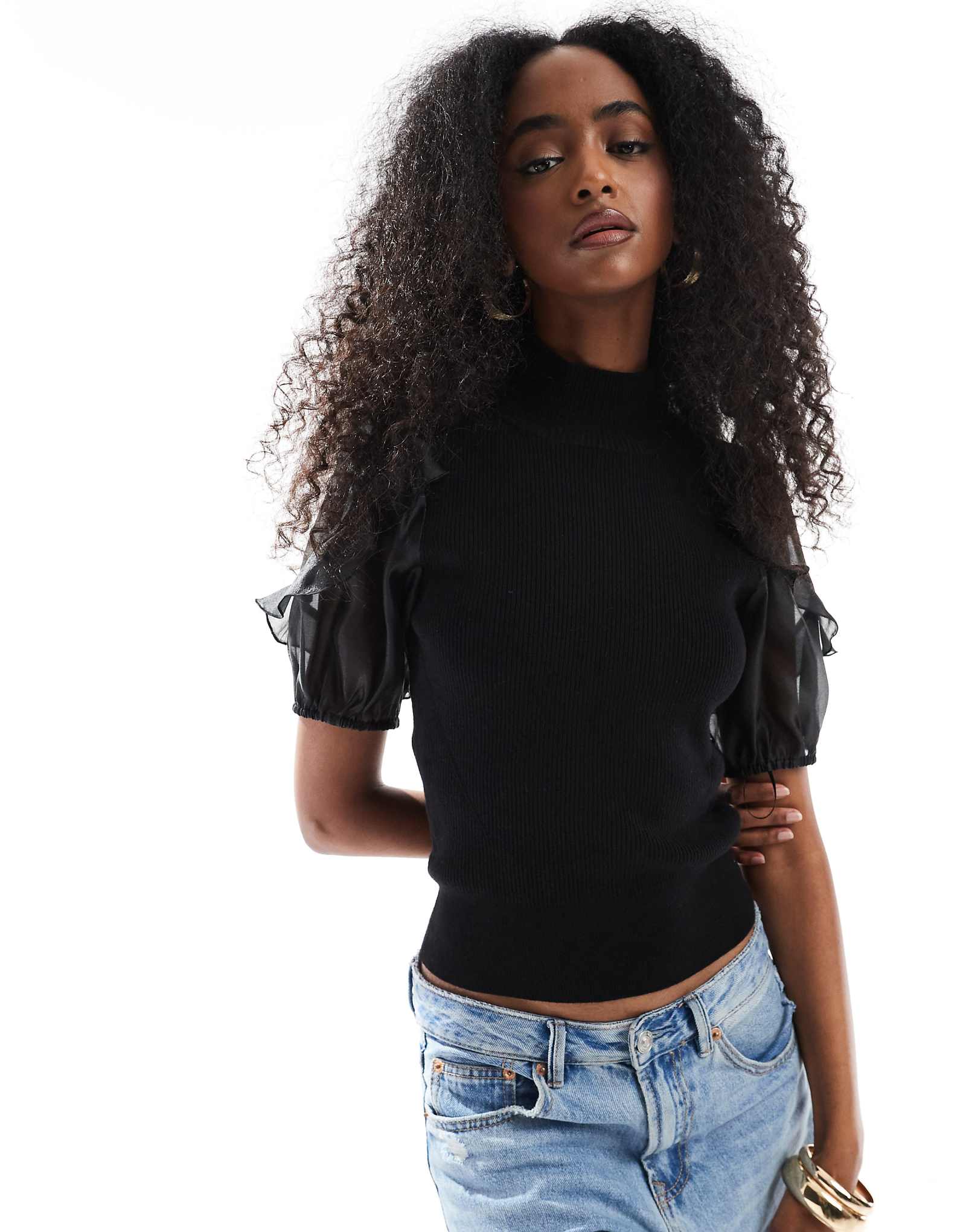 Вязаный топ French Connection Kristine черного цвета с рукавами из органзы 12490₽