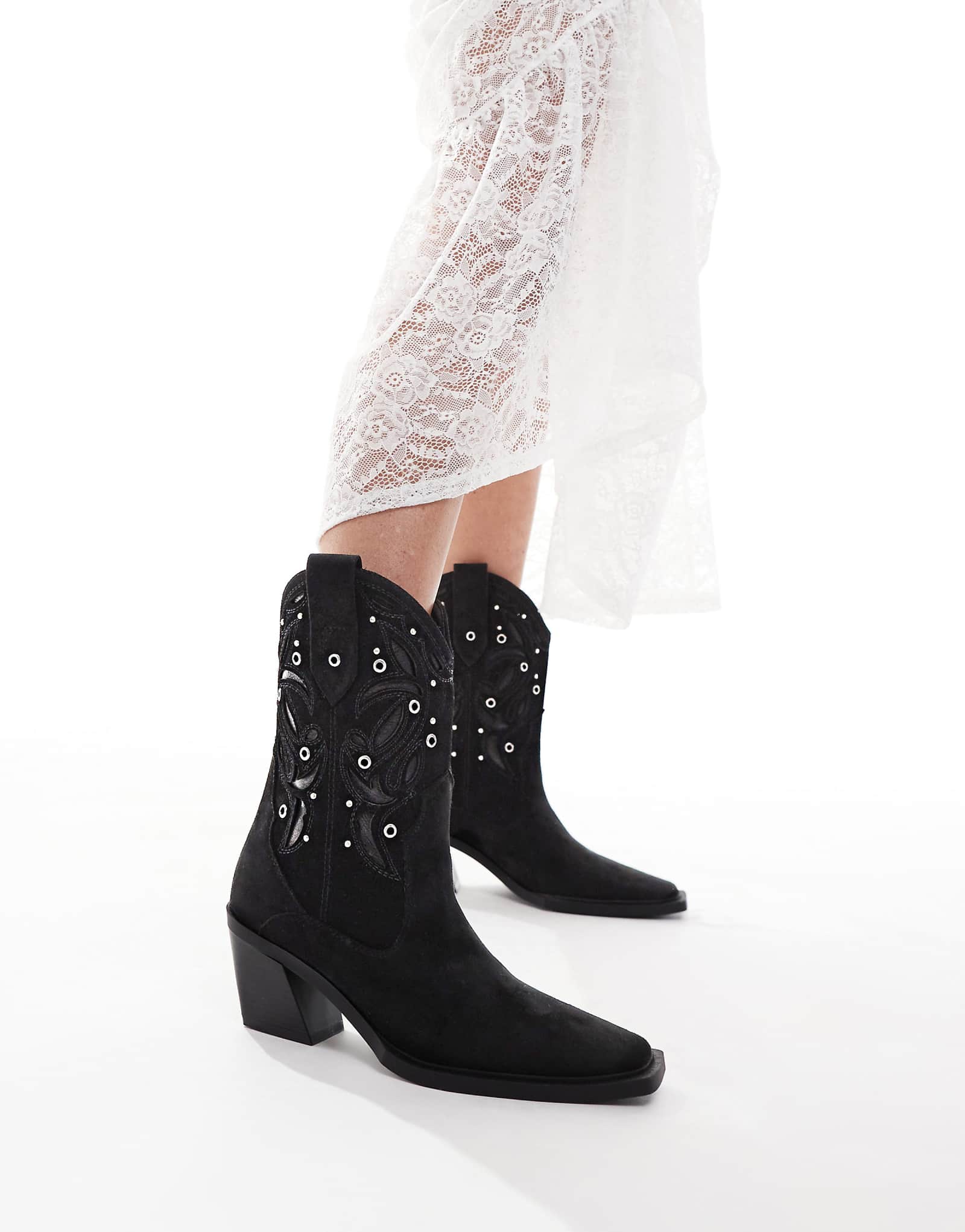 ДИЗАЙНЕРСКИЕ черные сапоги Roan western на высоком каблуке с камнями от ASOS DESIGN 14290₽