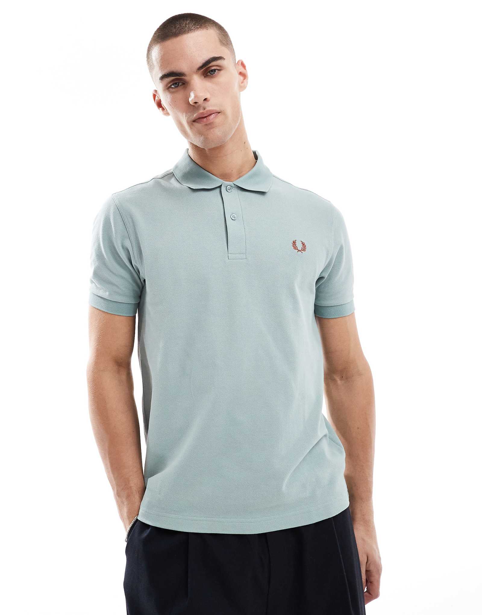 Рубашка поло Fred Perry серебристо-серого цвета 16990₽