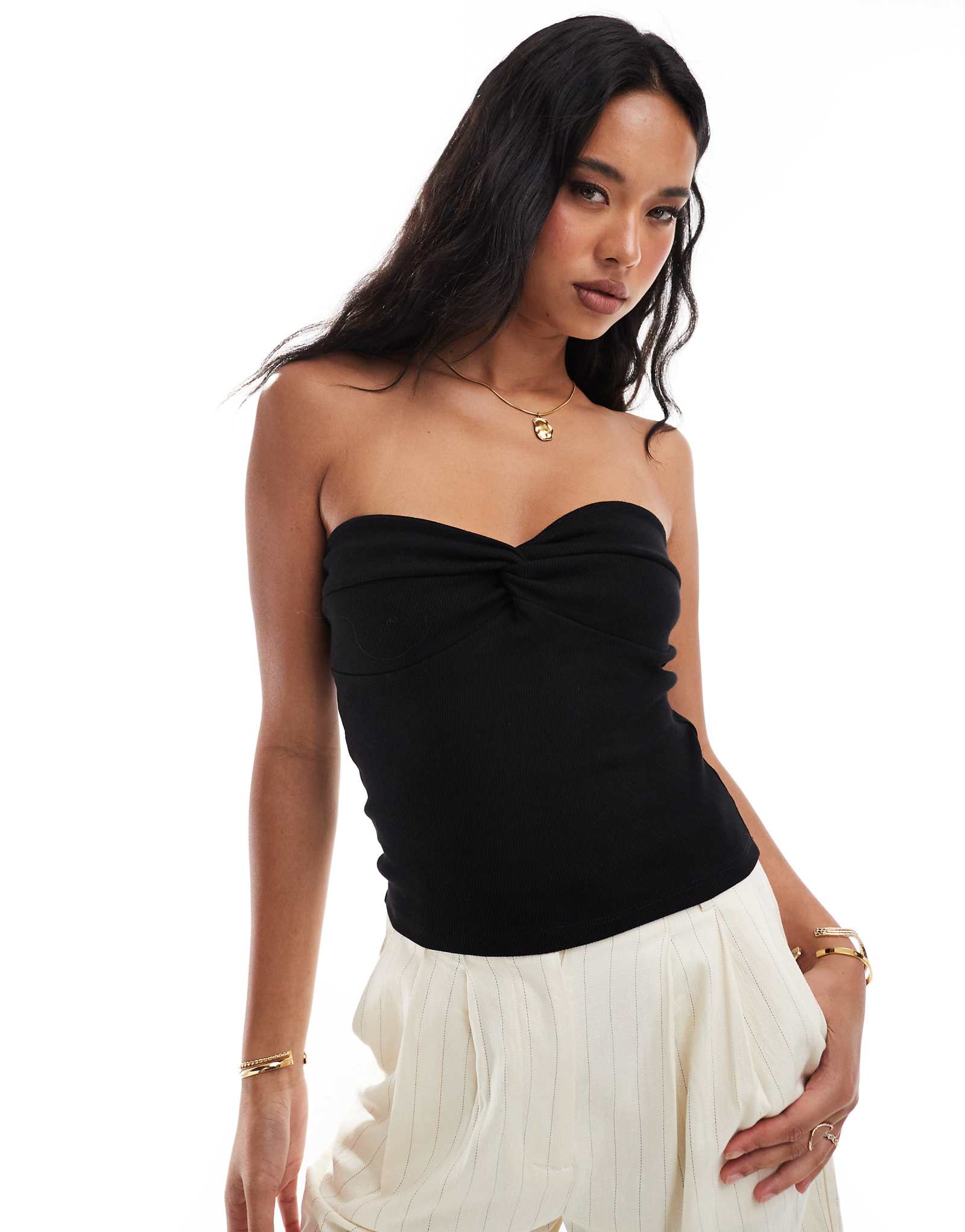 Топ-бандо с узлом спереди от River Island черного цвета 4590₽