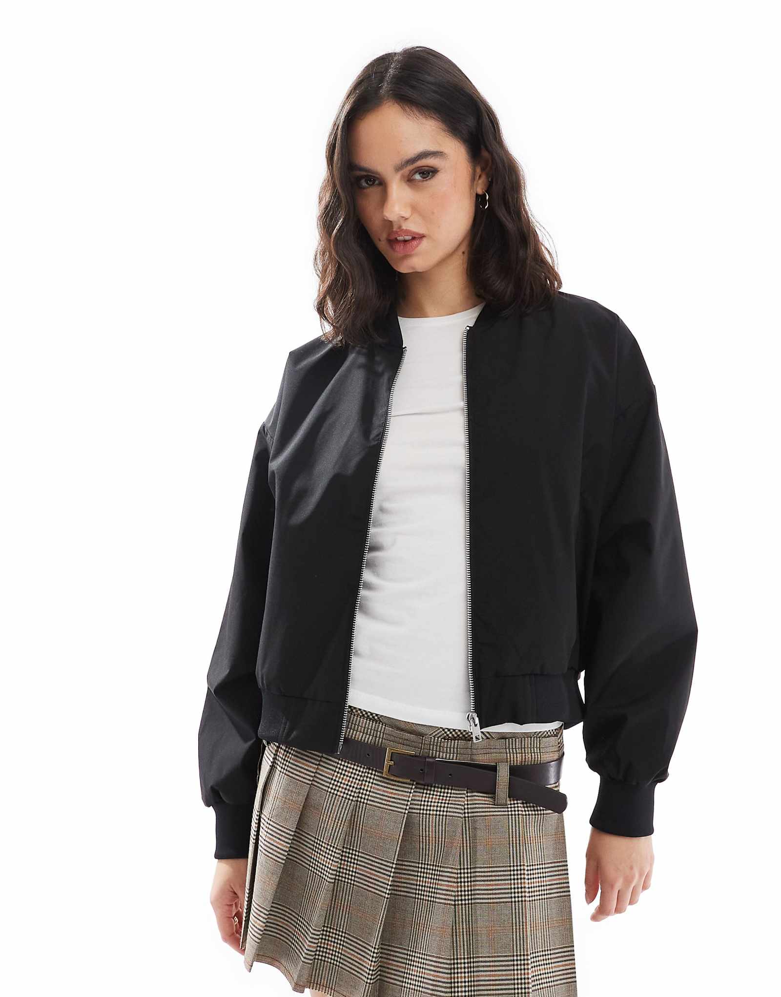 Куртка-бомбер JJXX черного цвета 9190₽