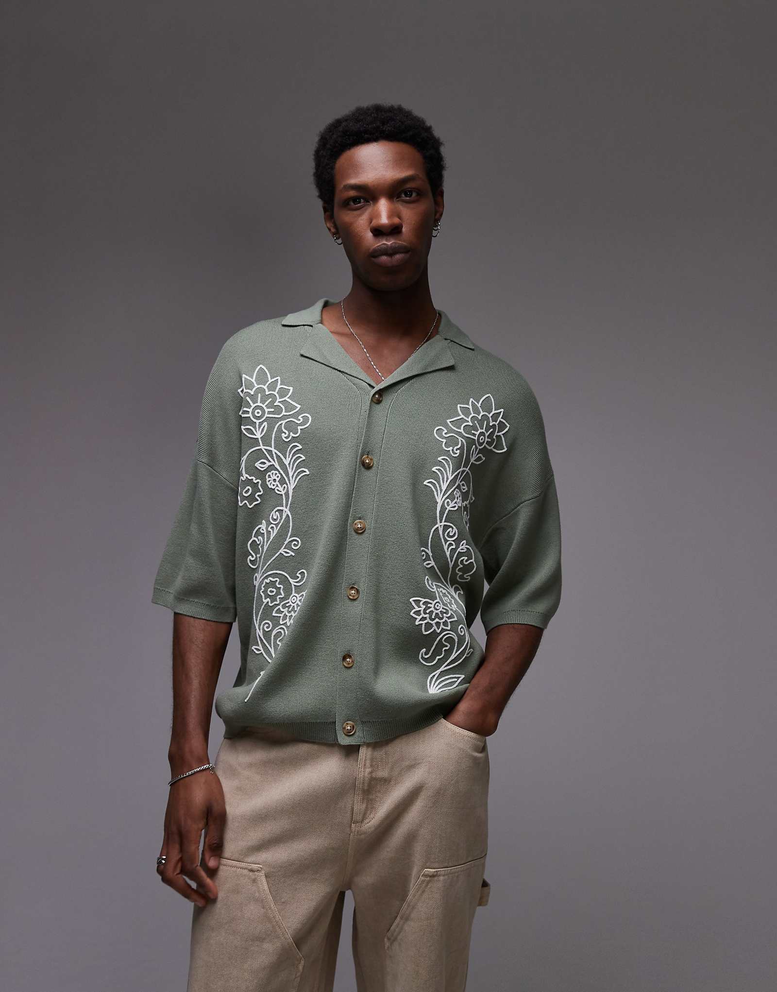 Поло revere с двойной цветочной вышивкой Topman цвета шалфея 4990₽