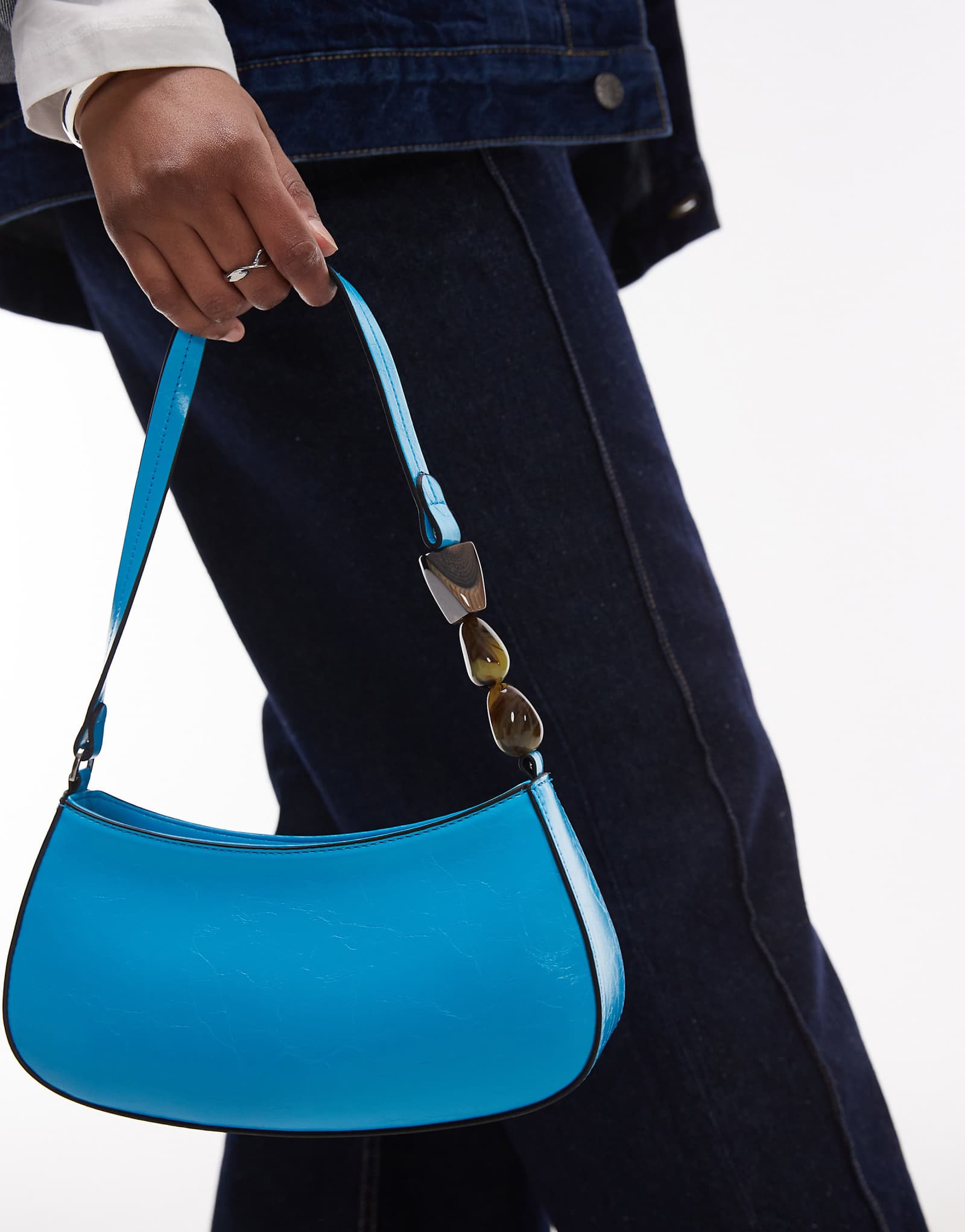 Сумка через плечо Topshop Sadie с отделанной бисером ручкой бирюзового цвета 9790₽