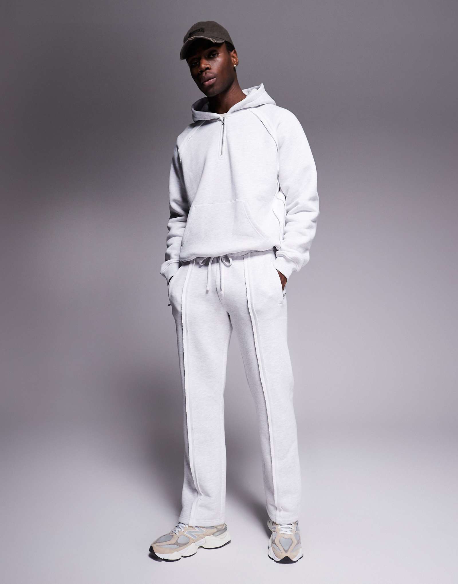 Спортивные брюки Couture Club с необработанным швом вересково-серого цвета - часть комплекта 11790₽