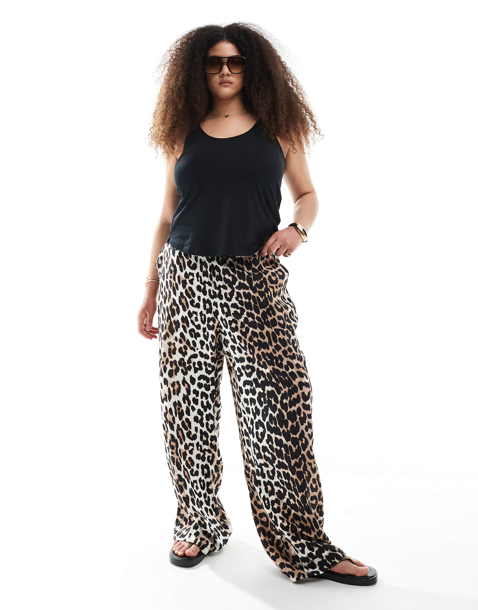 Широкие облегающие брюки Vero Moda Curve с леопардовым принтом