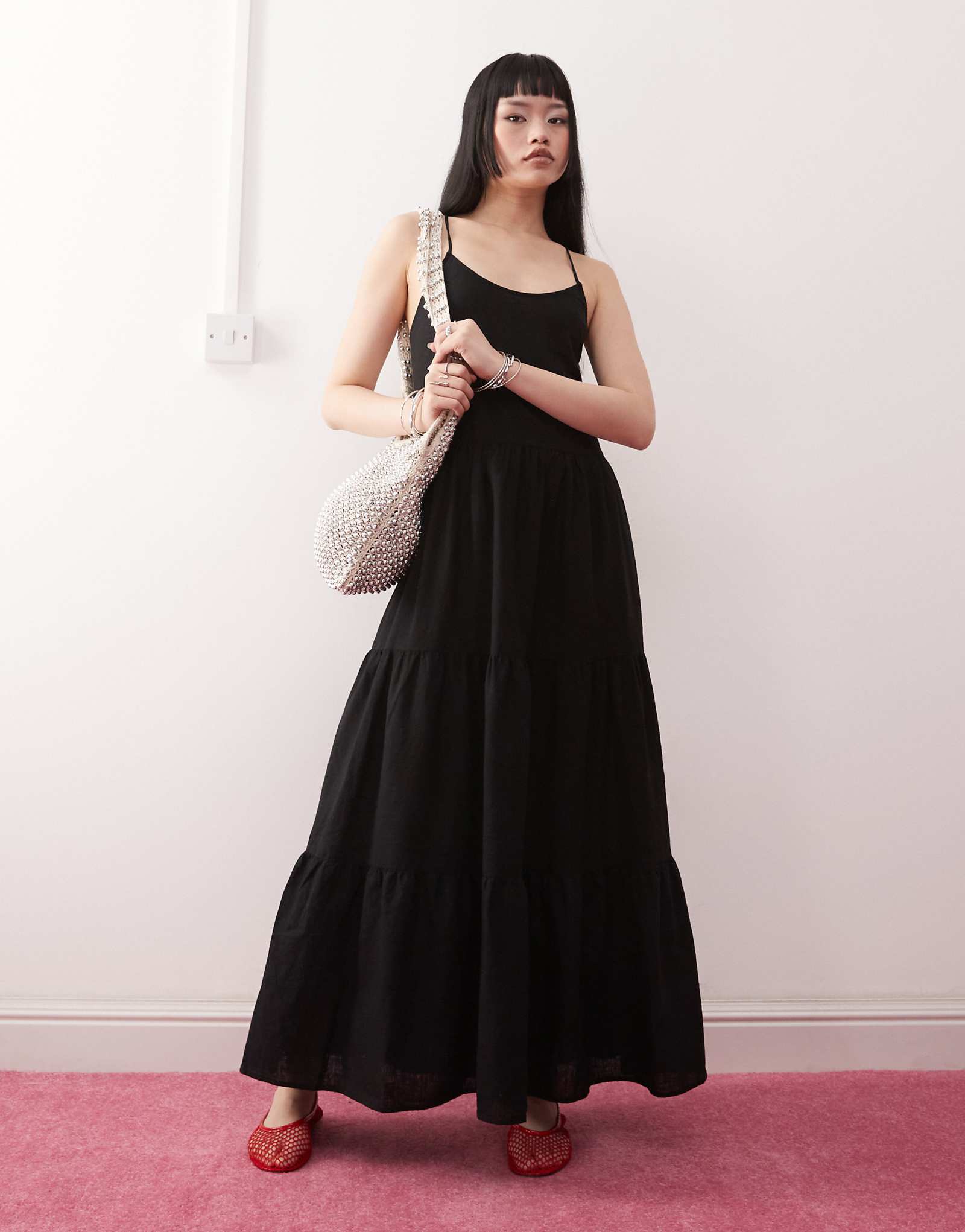 Льняное многоярусное платье мидакси Monki черного цвета - эксклюзивно для ASOS 7890₽