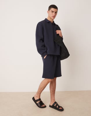 Плиссированные шорты оверсайз от ASOS DESIGN темно-синего цвета - часть комплекта