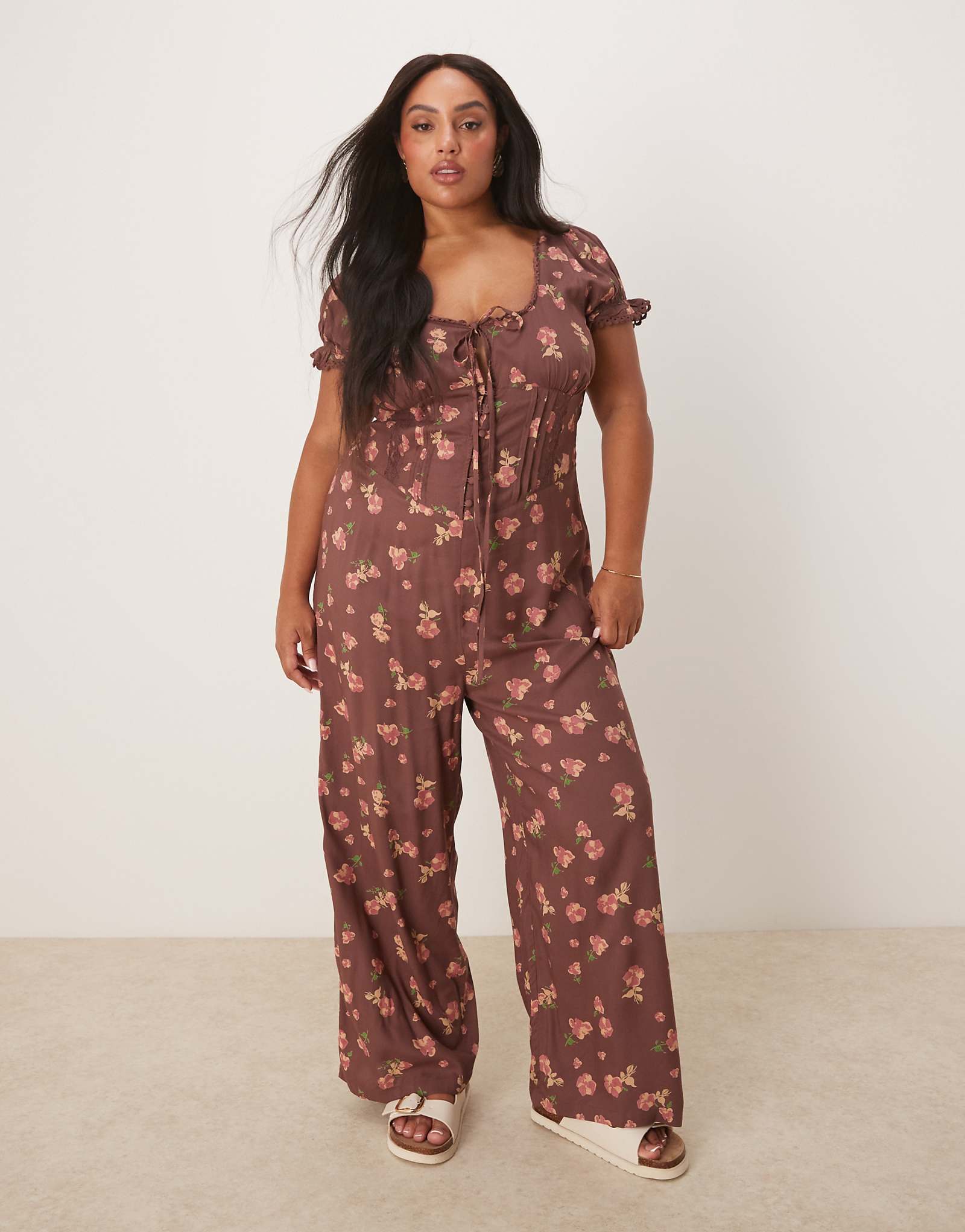 Комбинезон-корсет на талии с кружевной отделкой ASOS DESIGN Curve с лиловым цветочным принтом 3990₽