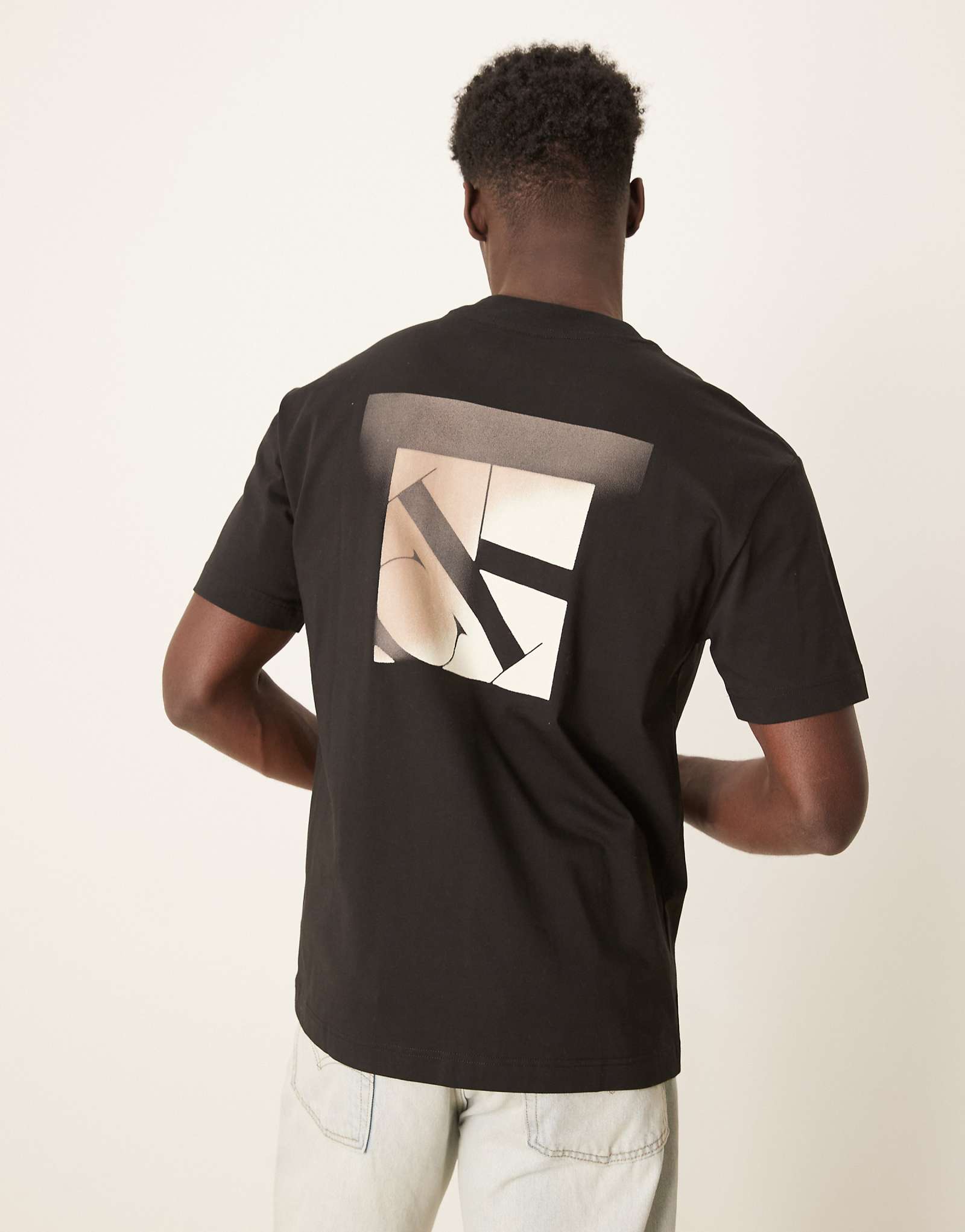 Черная футболка с принтом Calvin Klein Jeans ombre backprint 8090₽