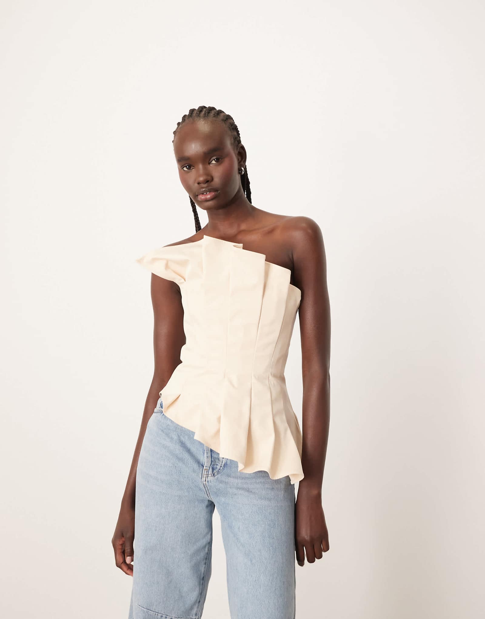 ОФОРМИТЕ скульптурный топ-бандо белоснежного цвета 24290₽