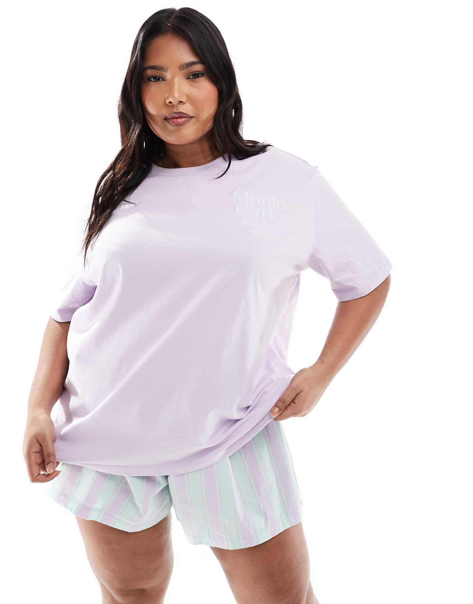 Футболка ASOS DESIGN Curve оверсайз и тканые боксерские шорты в полоску сиреневого цвета