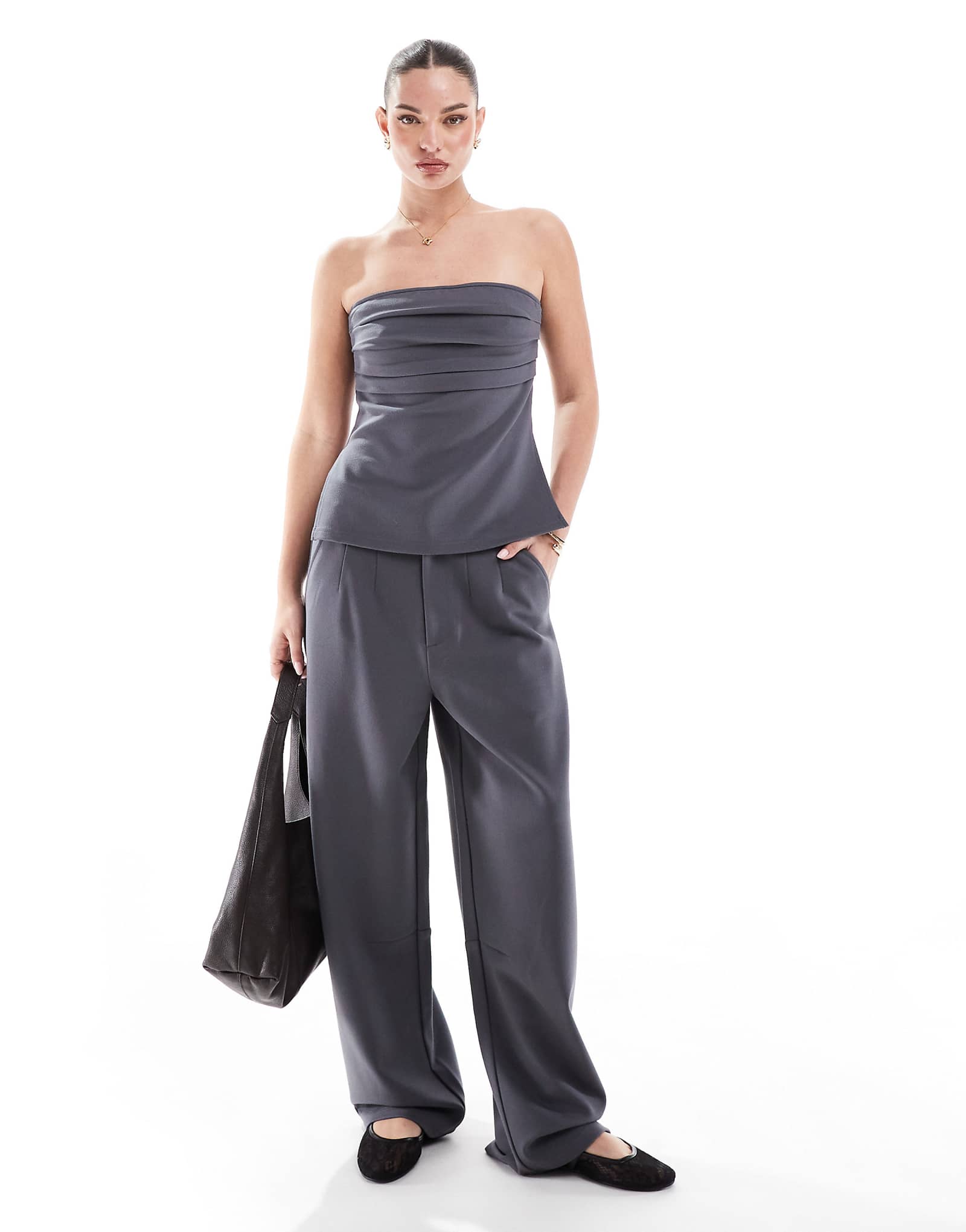 Брюки ponte barrel leg премиум-класса от ASOS DESIGN цвета древесного угля - часть комплекта 3590₽