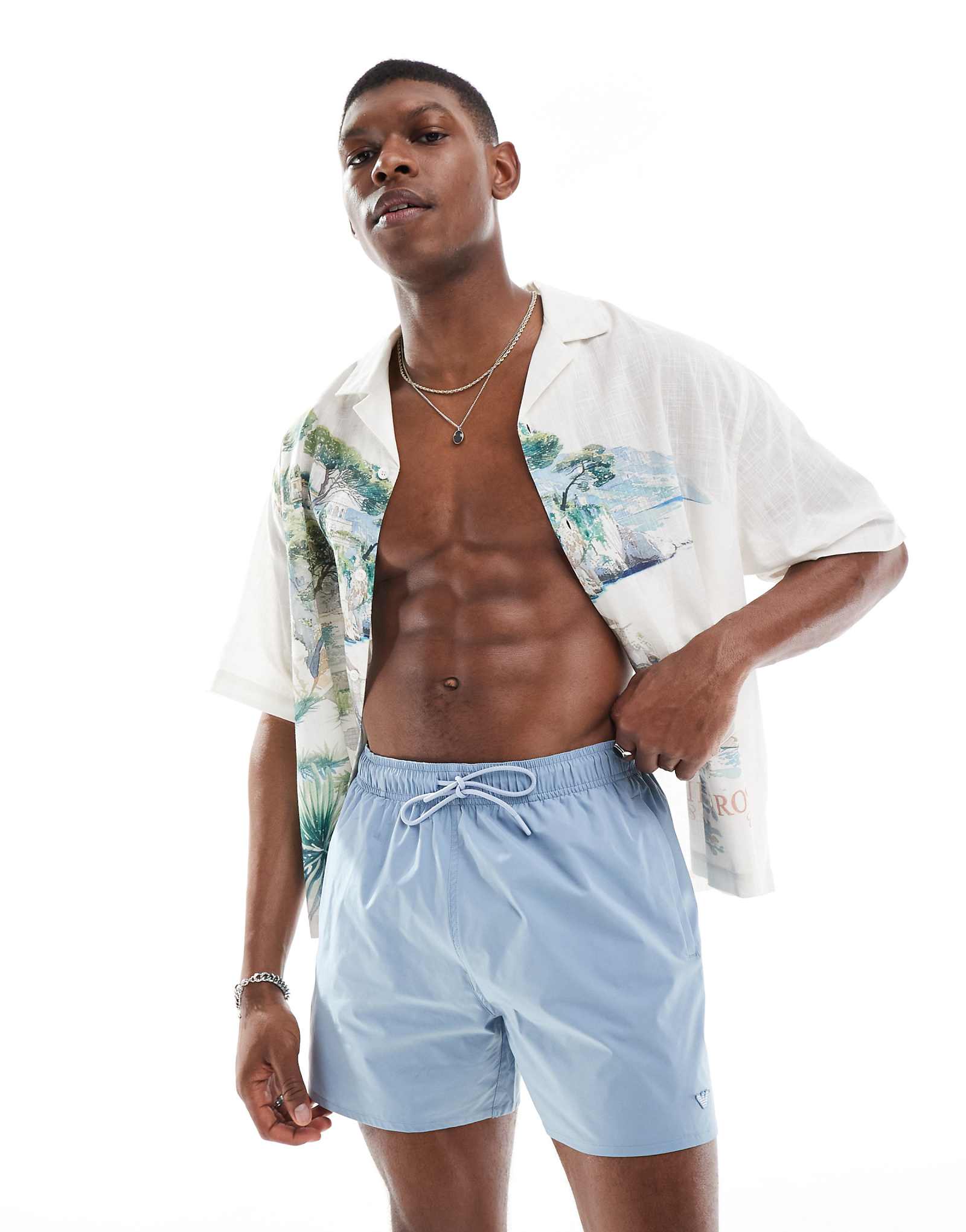 Плавательные шорты с логотипом Emporio Armani светло-голубого цвета 14490₽