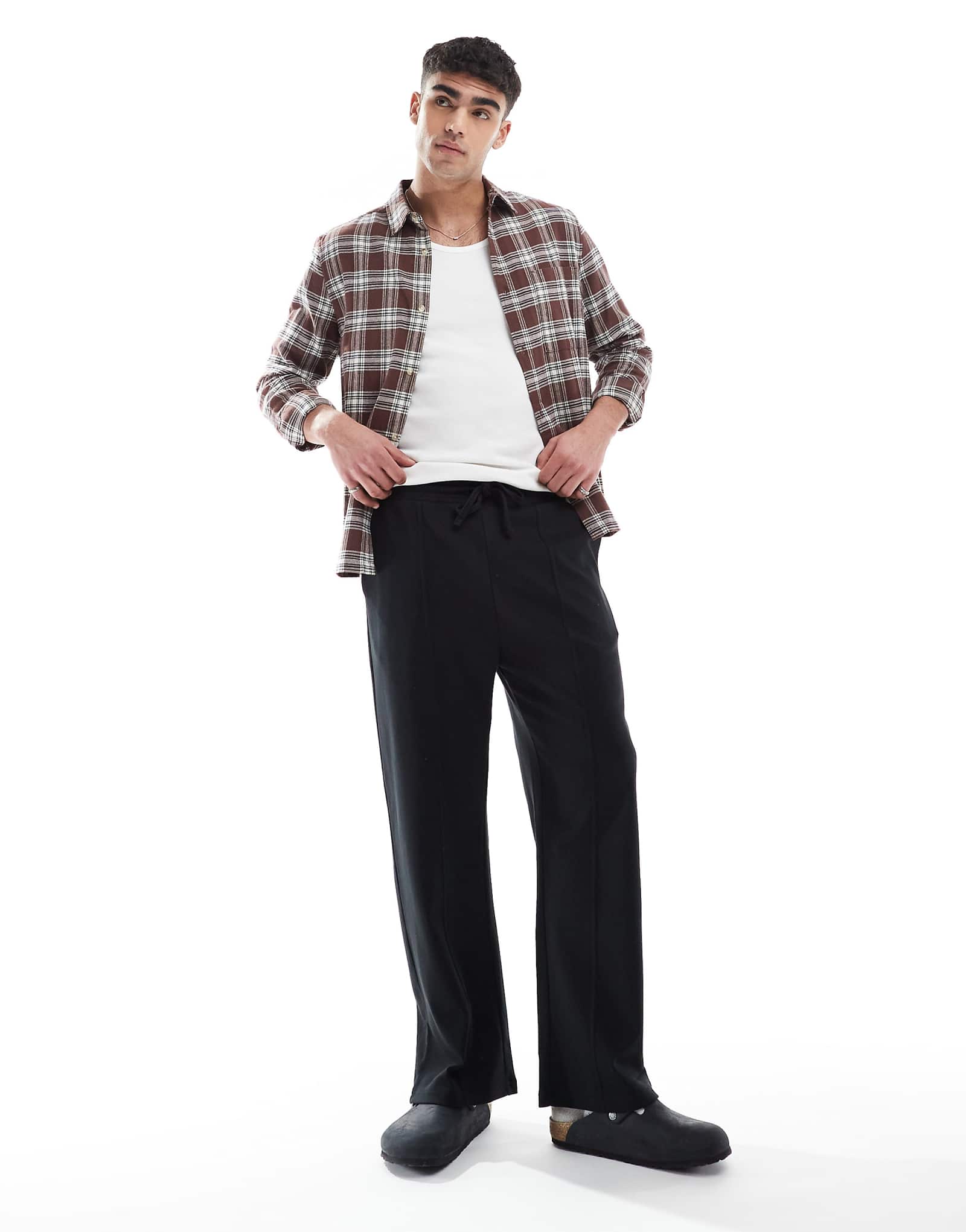 Широкие спортивные брюки Bershka черного цвета 6790₽