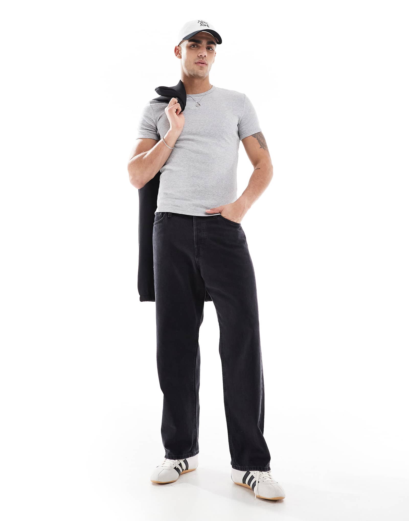 Футболка Bershka slim fit в рубчик серого цвета 2590₽