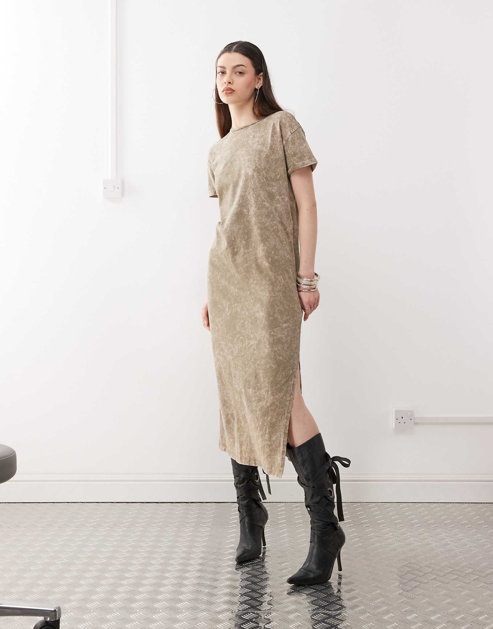 Платье-футболка Noisy May midaxi с разрезом из промытого шалфея 5490₽