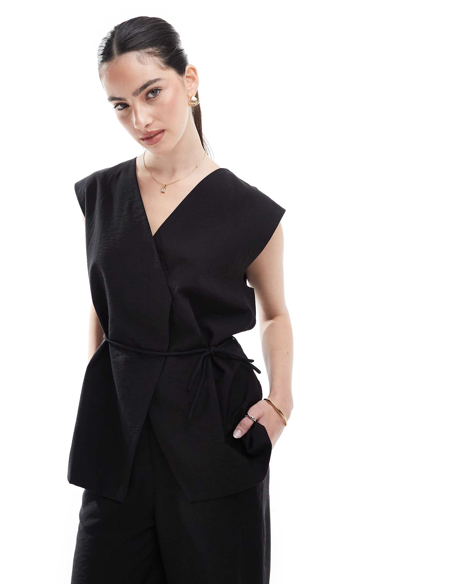 Облегающий жилет Object сшитый на заказ черного цвета - часть комплекта 18390₽