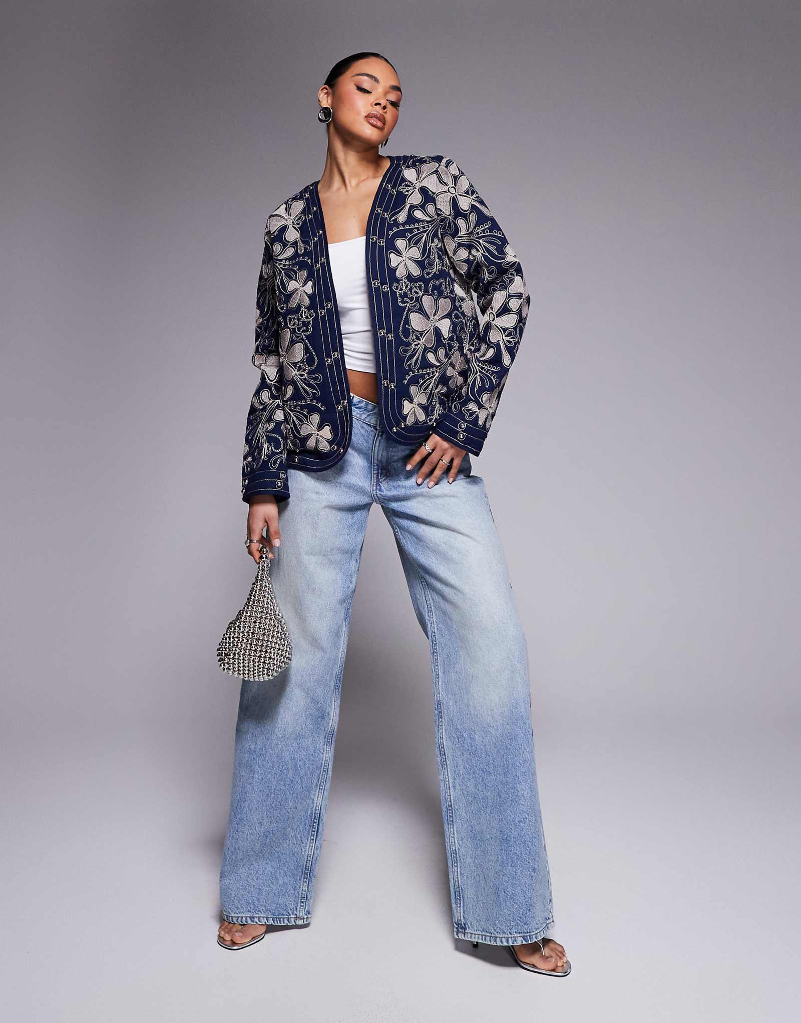 Темно-синий домашний халат с цветочными заклепками от River Island 24490₽