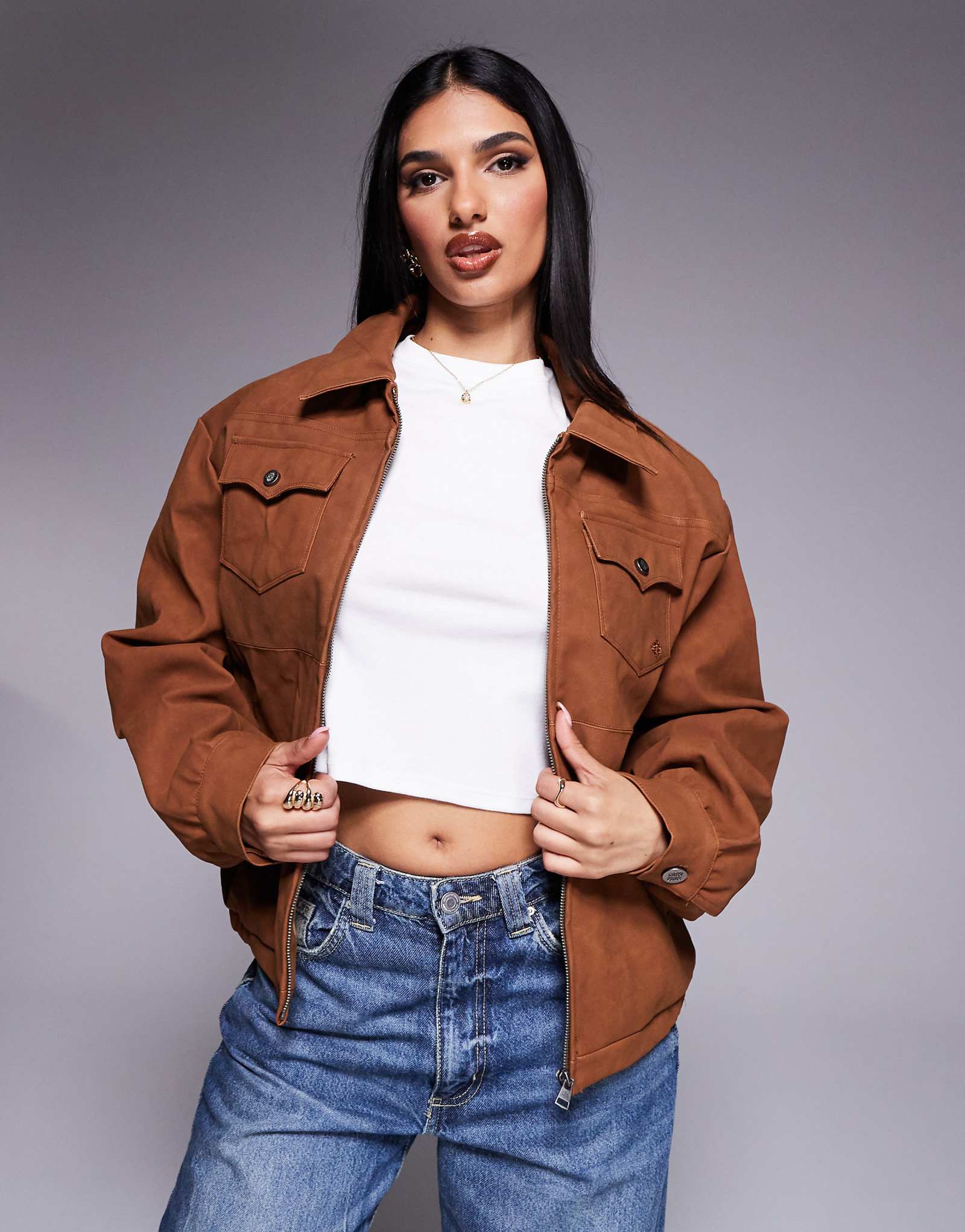 Куртка в западном стиле из искусственной замши оверсайз от Couture Club коричневого цвета 11390₽