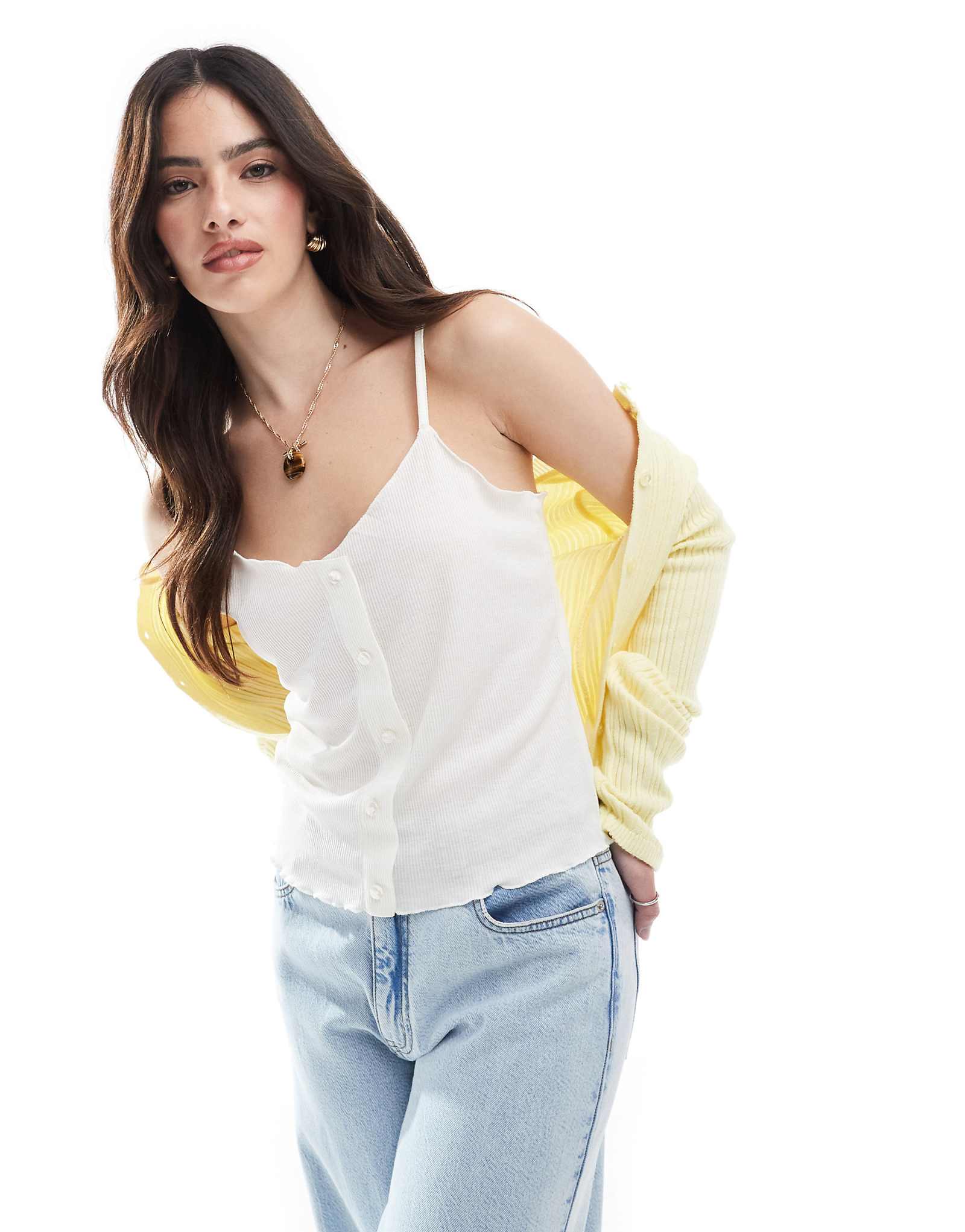 Кусочки салата-латука окаймляют ками белым 2190₽