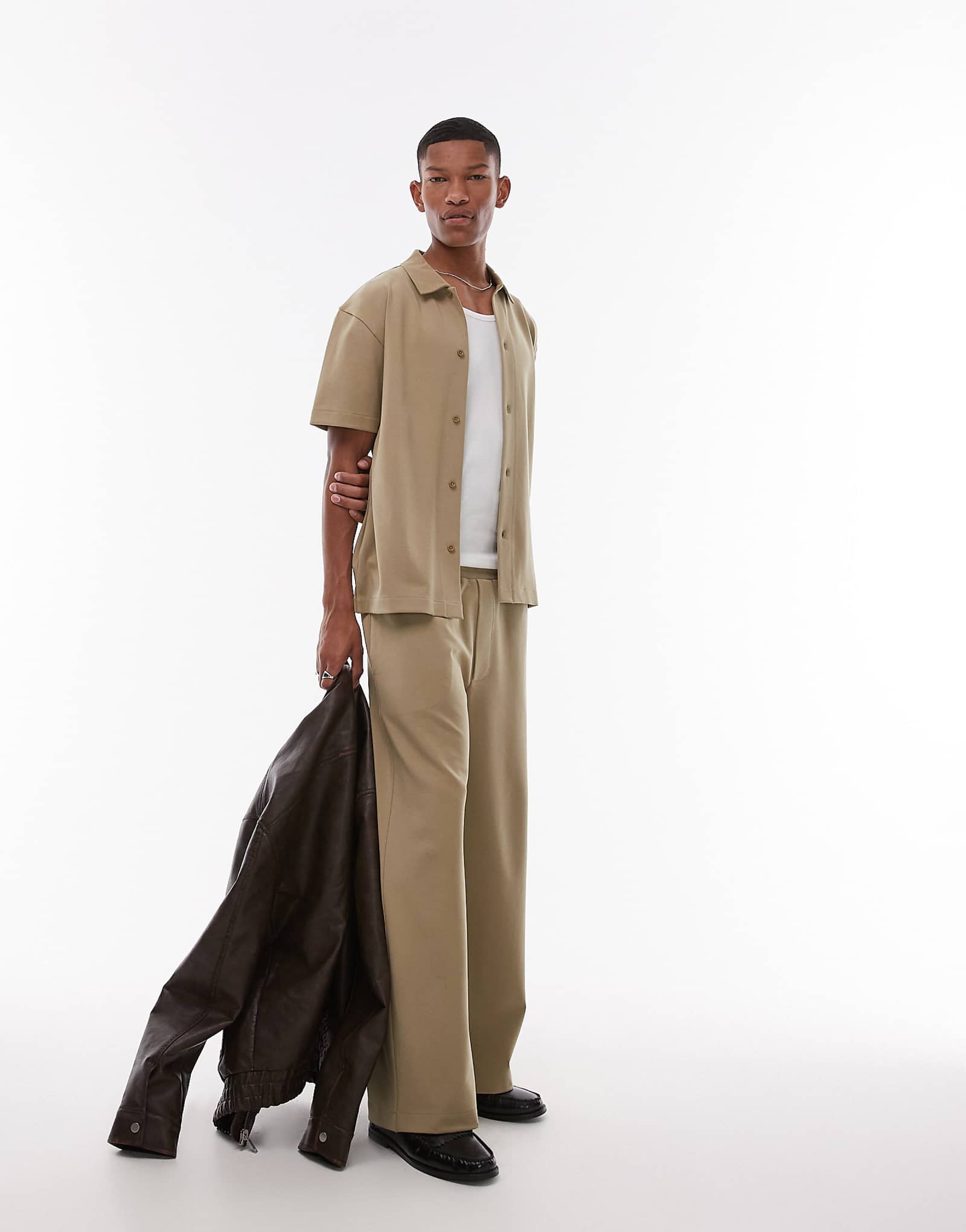 Спортивные брюки Topman premium interlock с прямыми штанинами светлого цвета хаки 4990₽