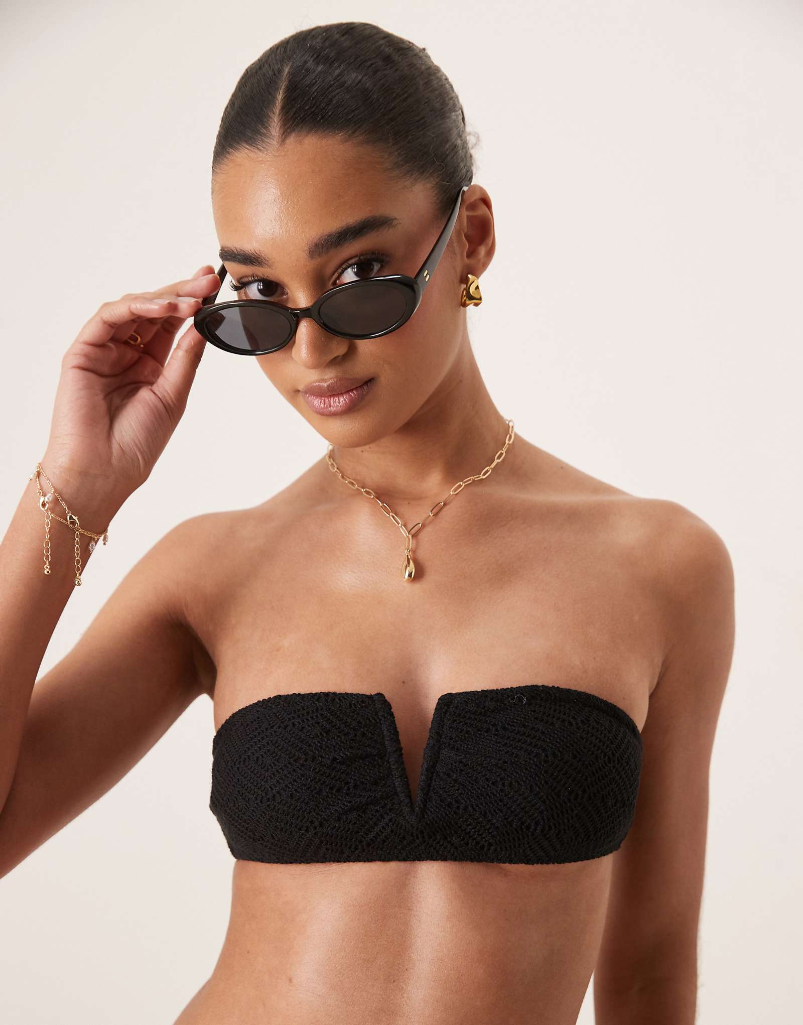 Вязаный крючком топ-бикини Stradivarius bandeau черного цвета 4390₽