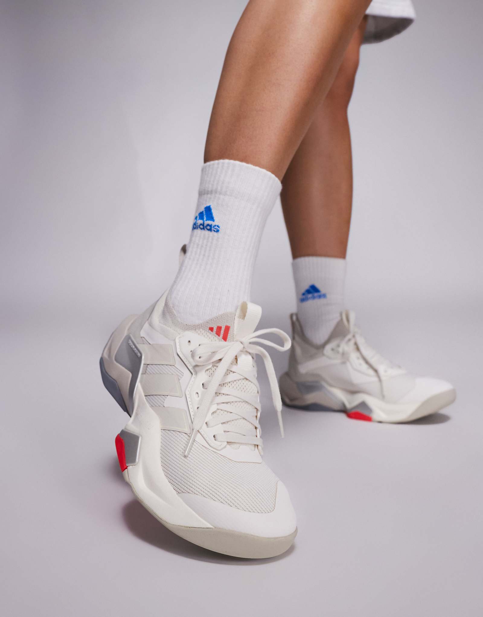 кроссовки adidas Performance Rapidmove ADV 2 белого и серого цветов 12290₽