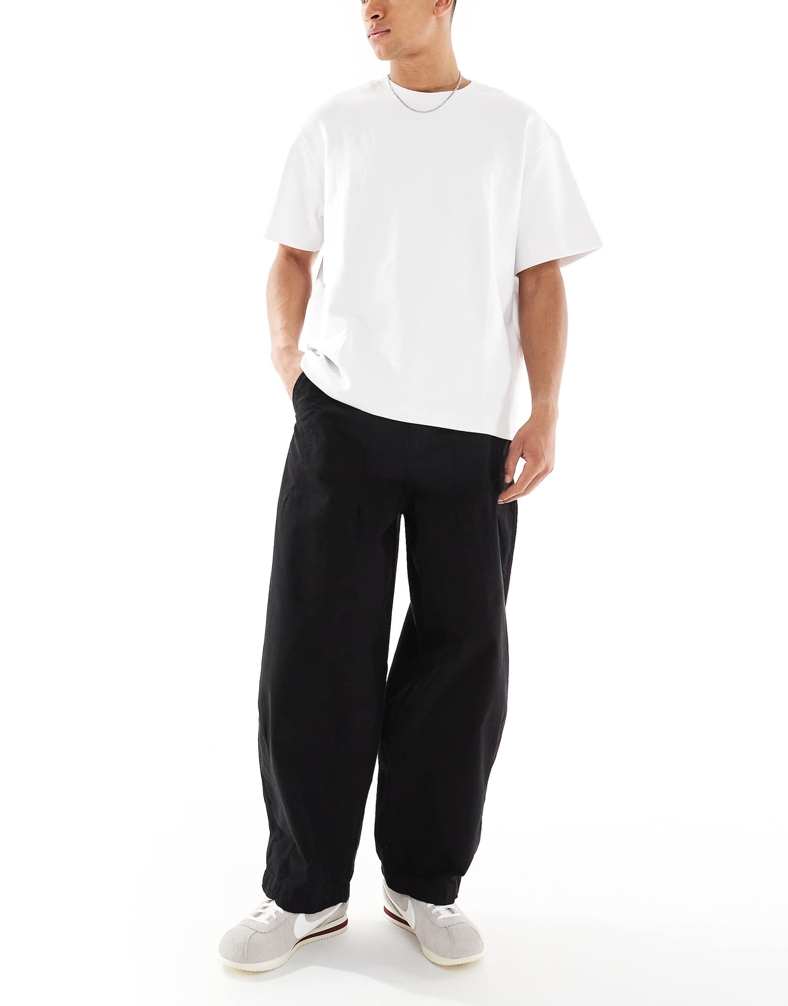 ДИЗАЙНЕРСКИЕ мешковатые джинсы оверсайз ASOS DESIGN черного цвета застиранные 10790₽